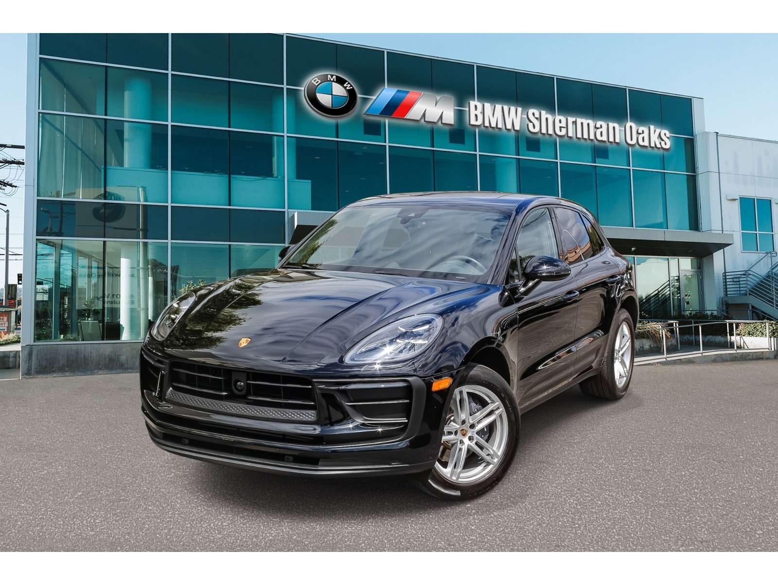 2023 Porsche Macan Base