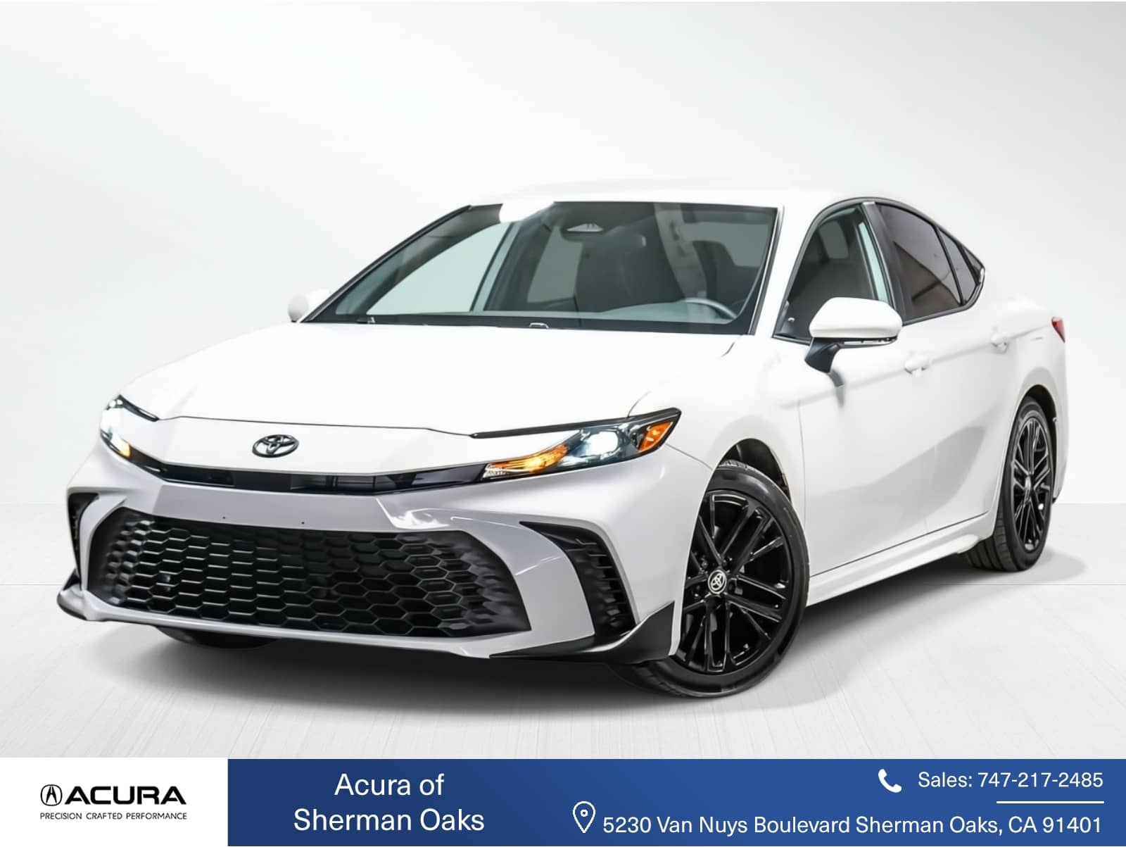 2026 Toyota Camry SE's photo