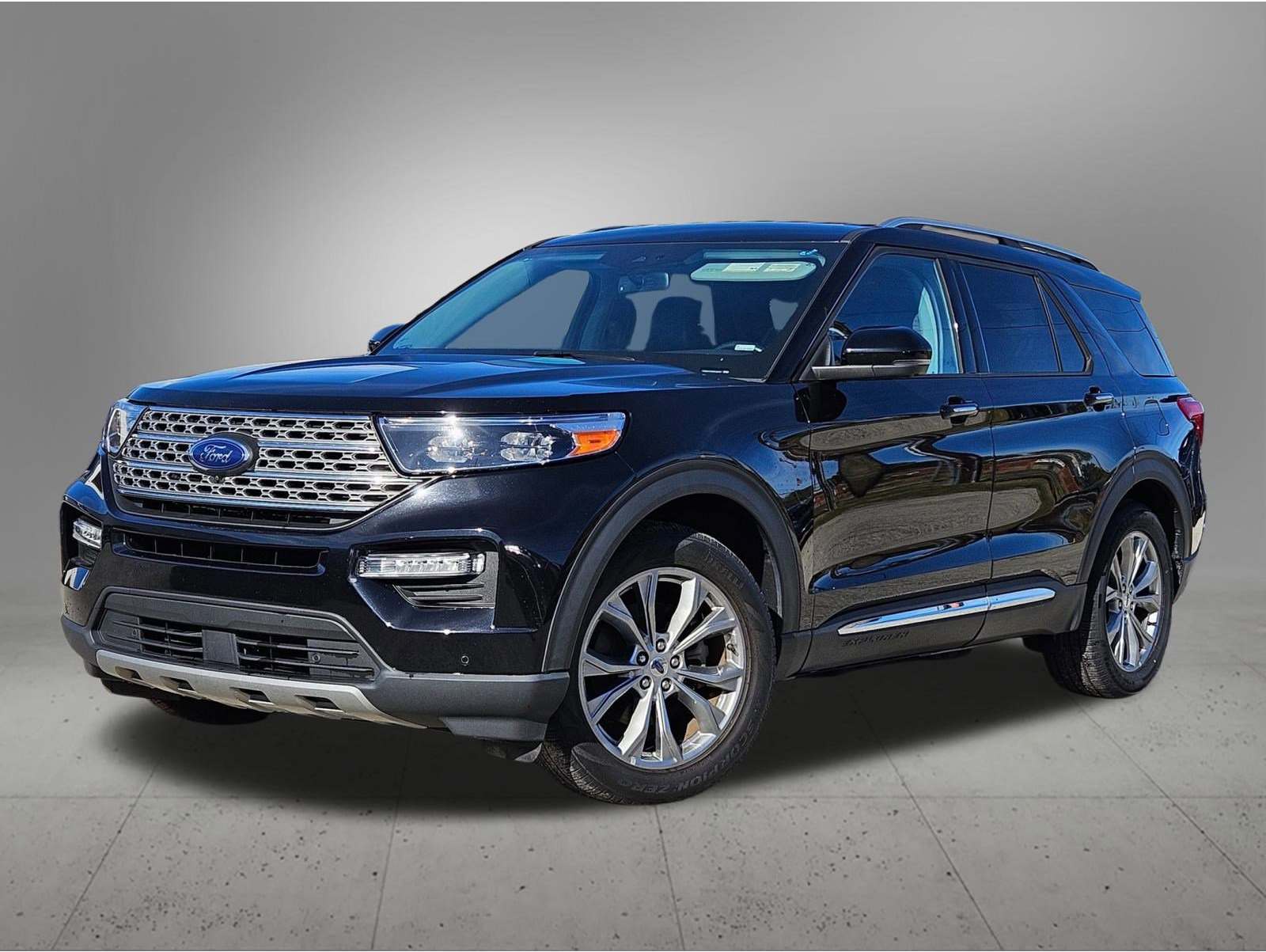 2023 Ford Explorer Limited's photo