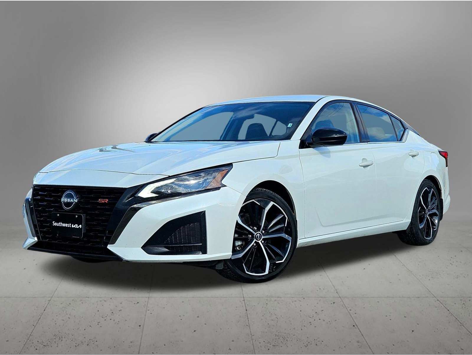 2023 Nissan Altima SR