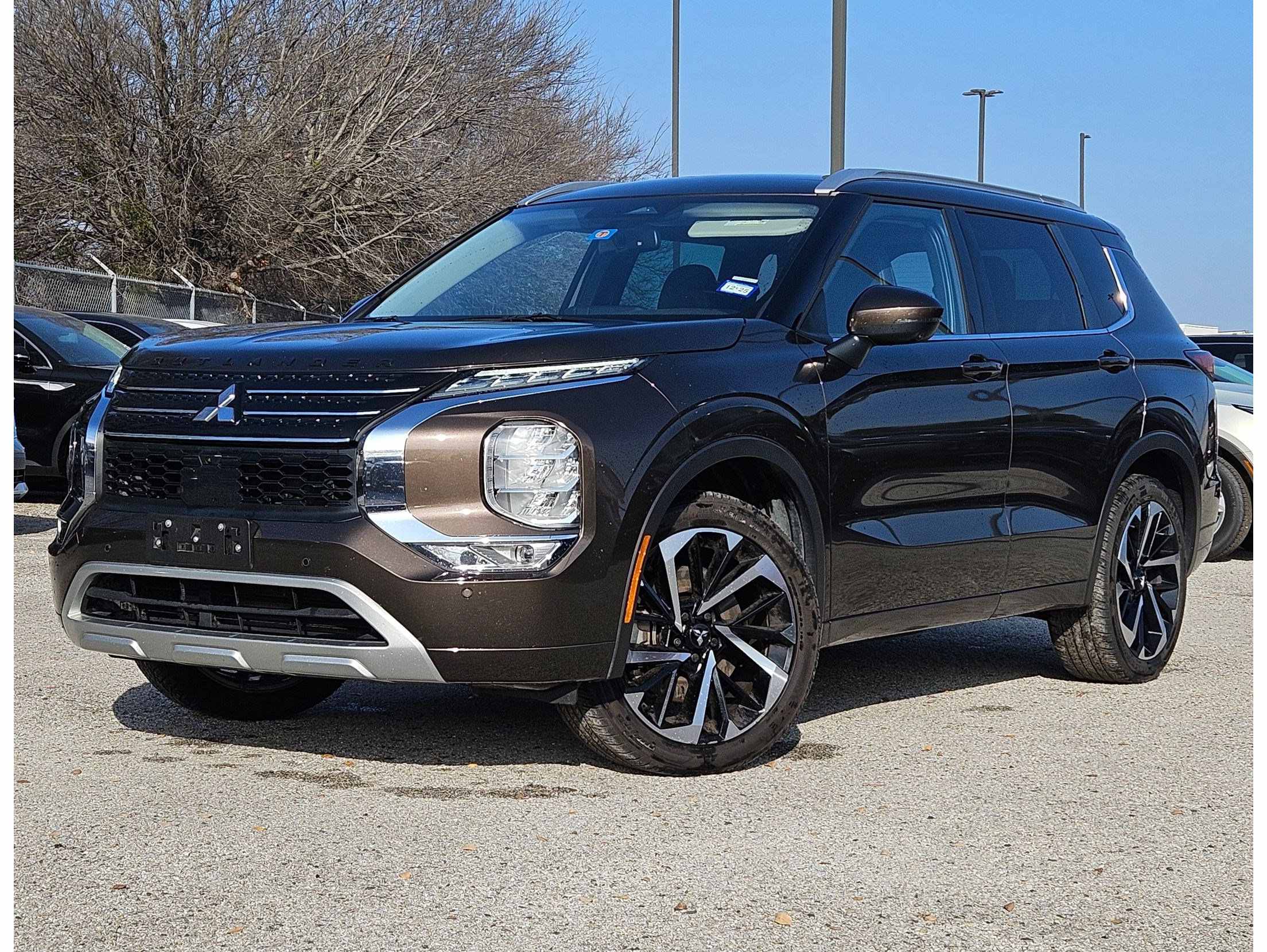 2022 Mitsubishi Outlander SEL Special Edition's photo