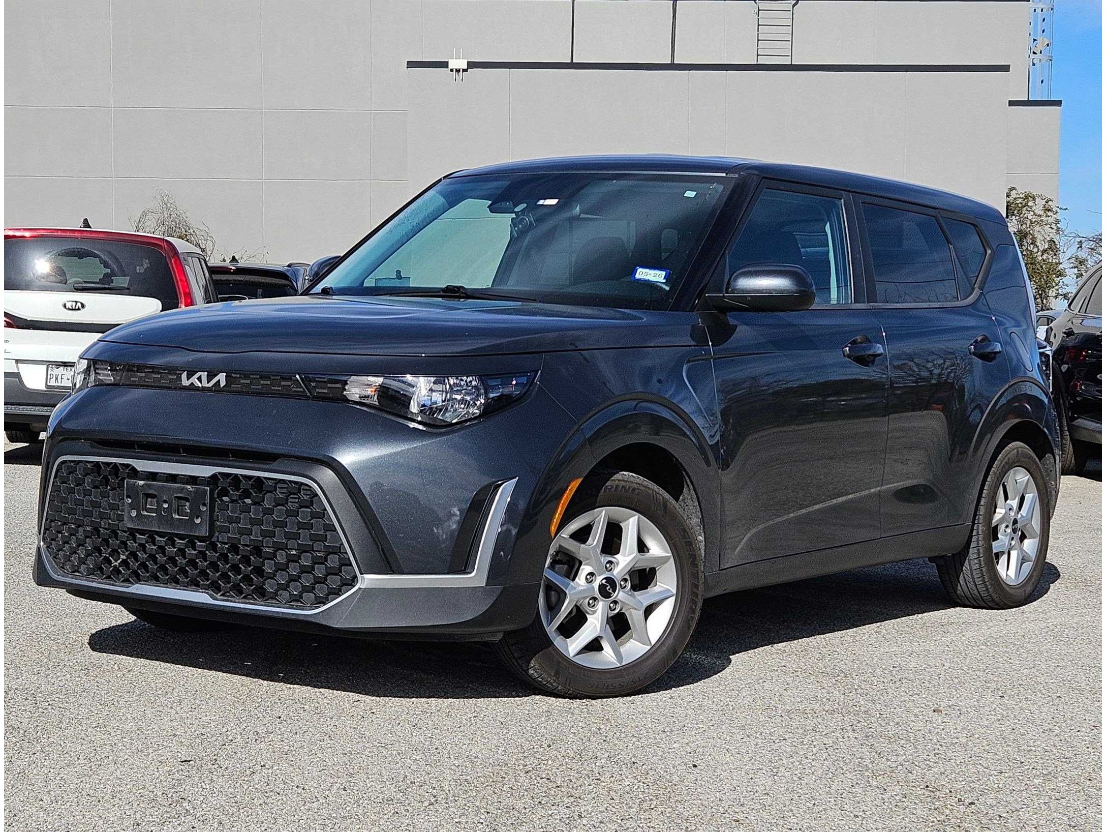 2023 Kia Soul LX's photo