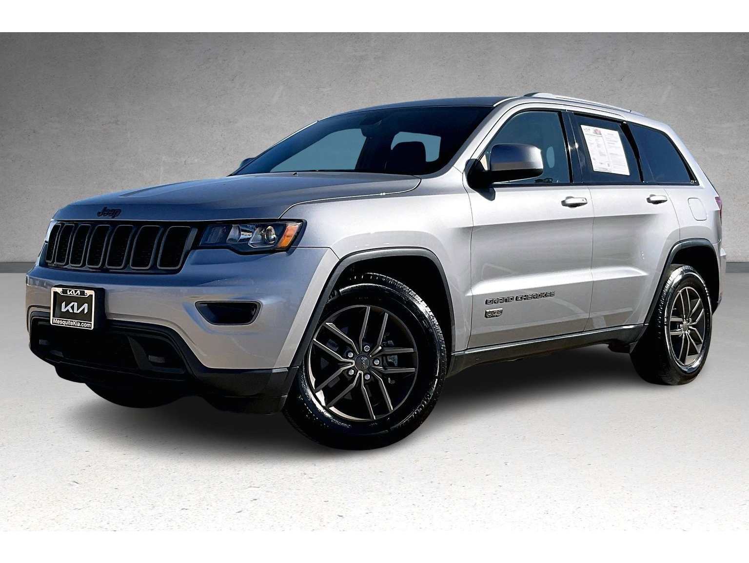 2016 Jeep Grand Cherokee Laredo's photo