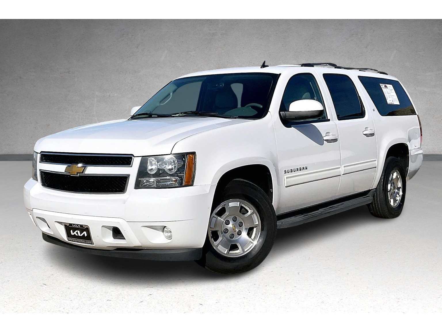 2013 Chevrolet Suburban LT's photo