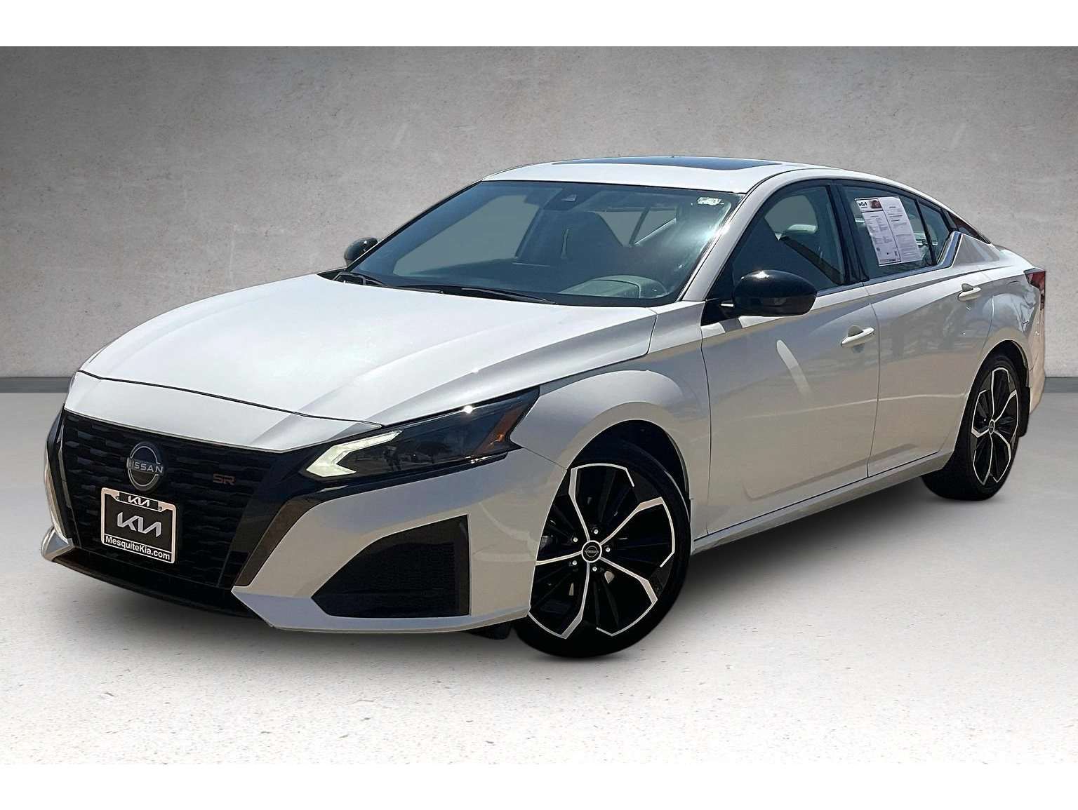 2023 Nissan Altima SR