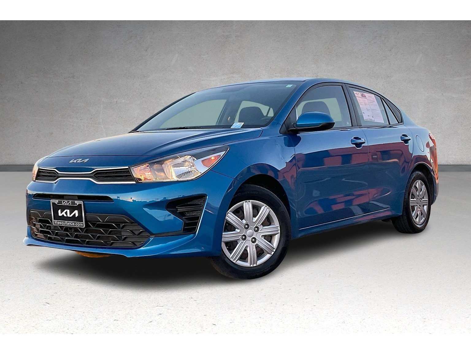 2022 Kia Rio S's photo