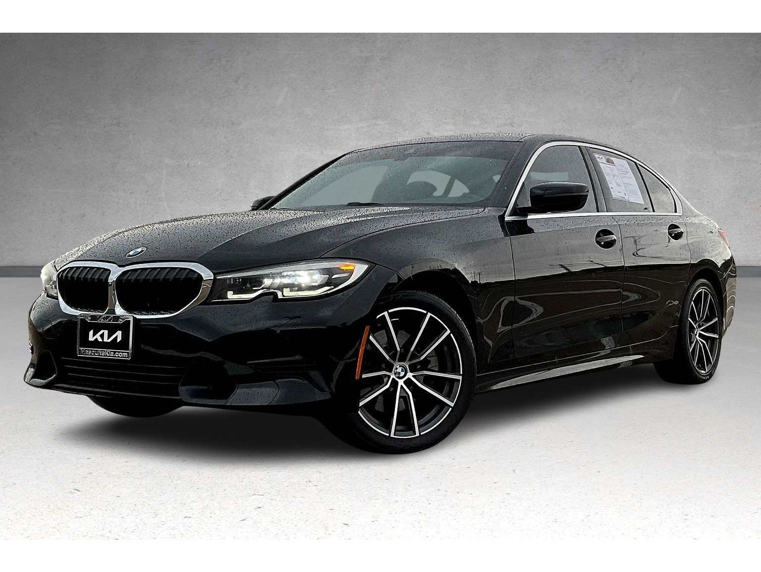 2020 BMW 3 Series 330i's photo