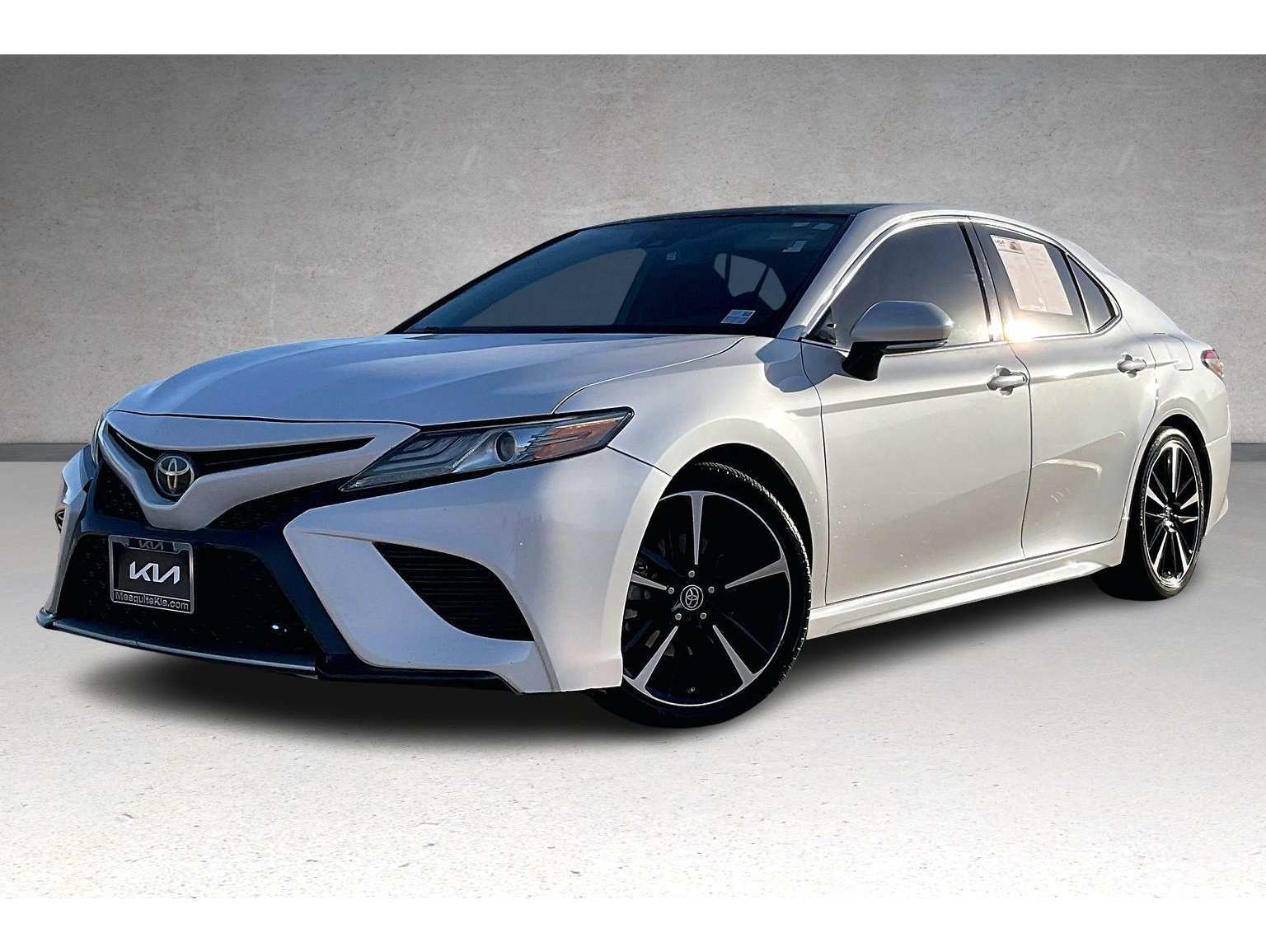 2019 Toyota Camry XSE's photo