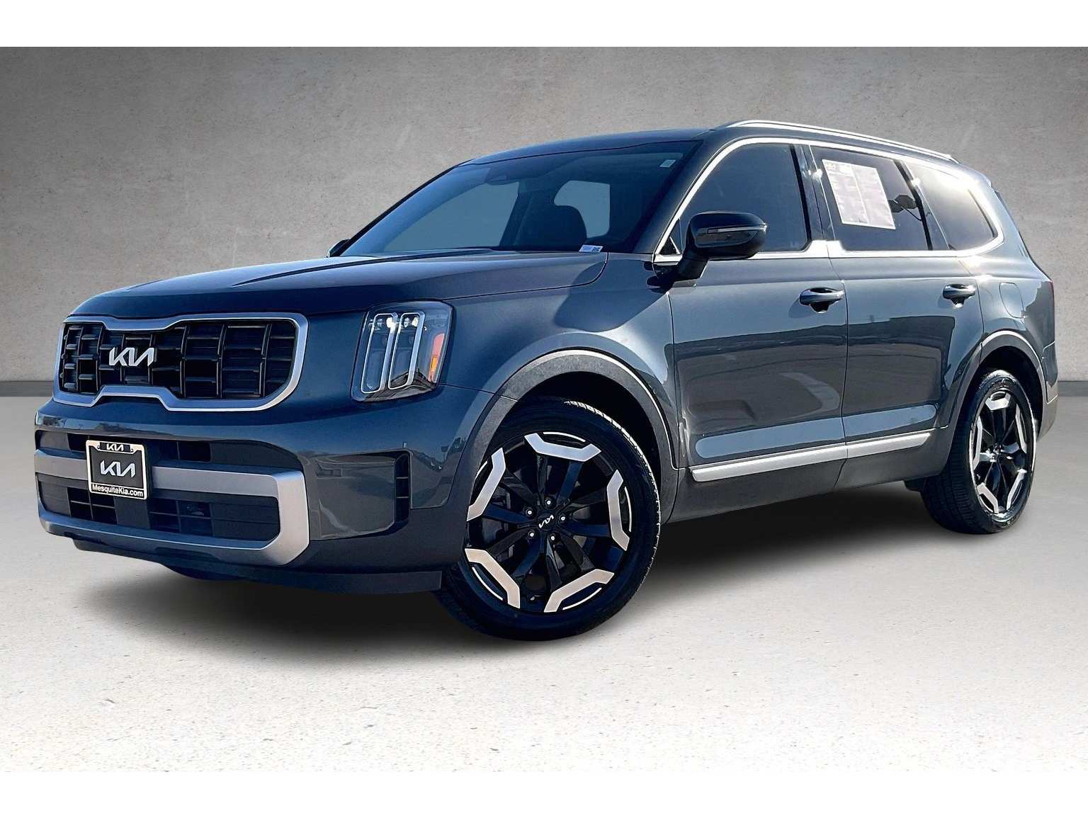 2023 Kia Telluride S's photo