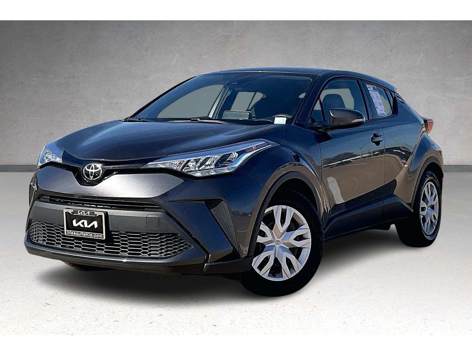 2021 Toyota C-HR LE's photo