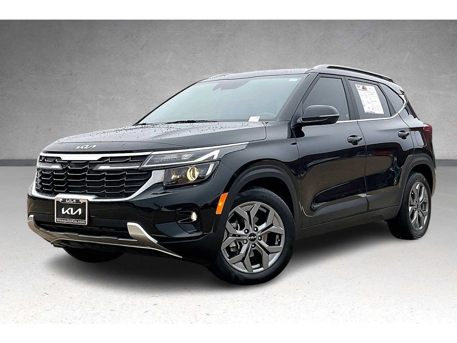 2024 Kia Seltos S's photo