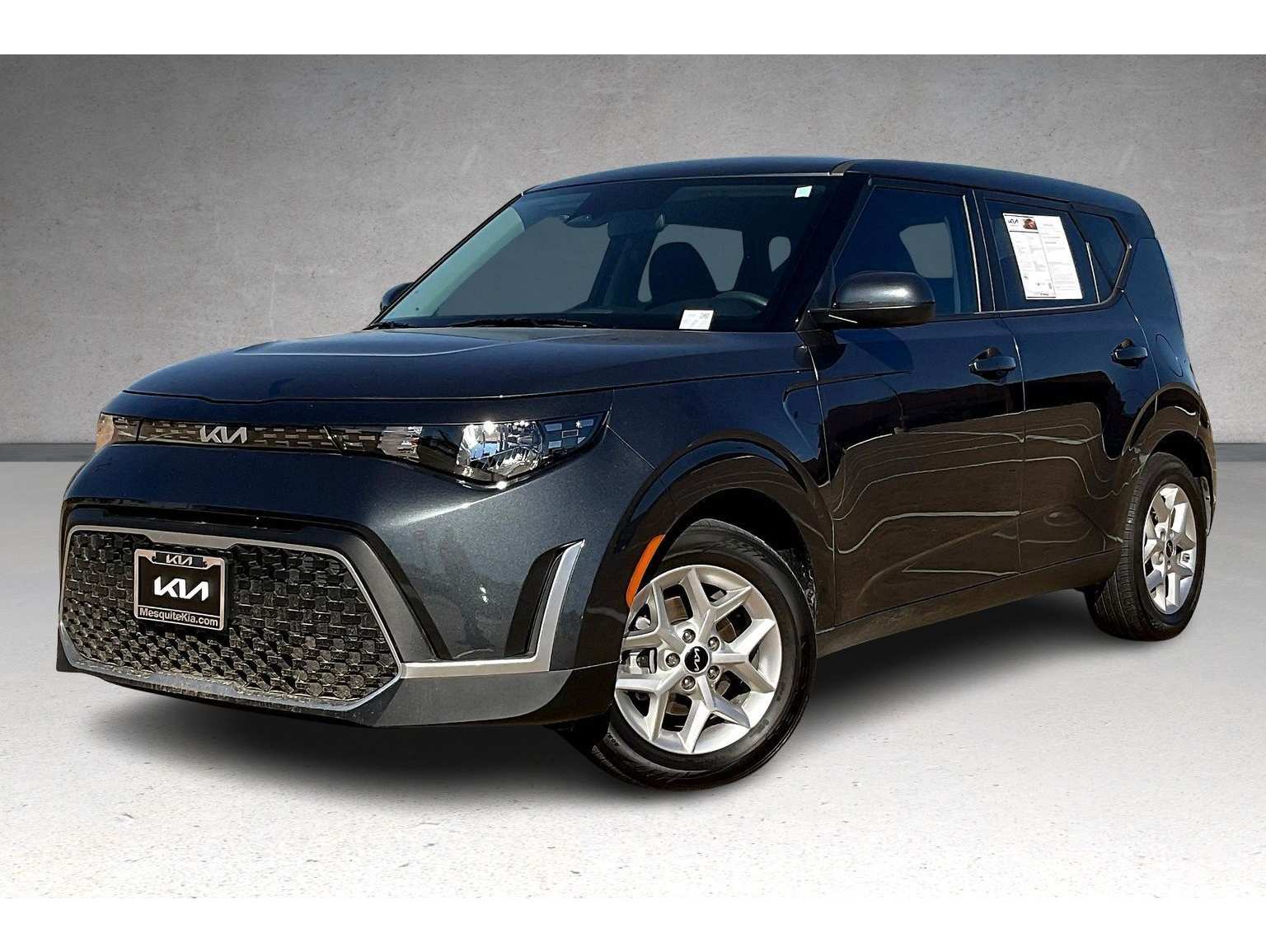 2024 Kia Soul LX's photo