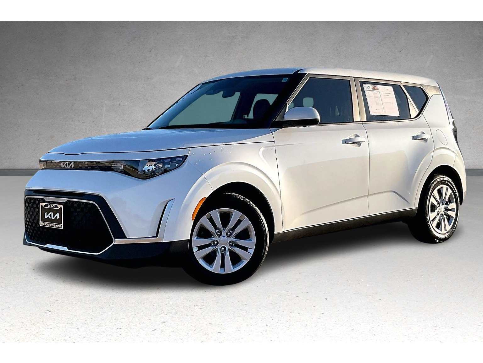 2024 Kia Soul LX's photo