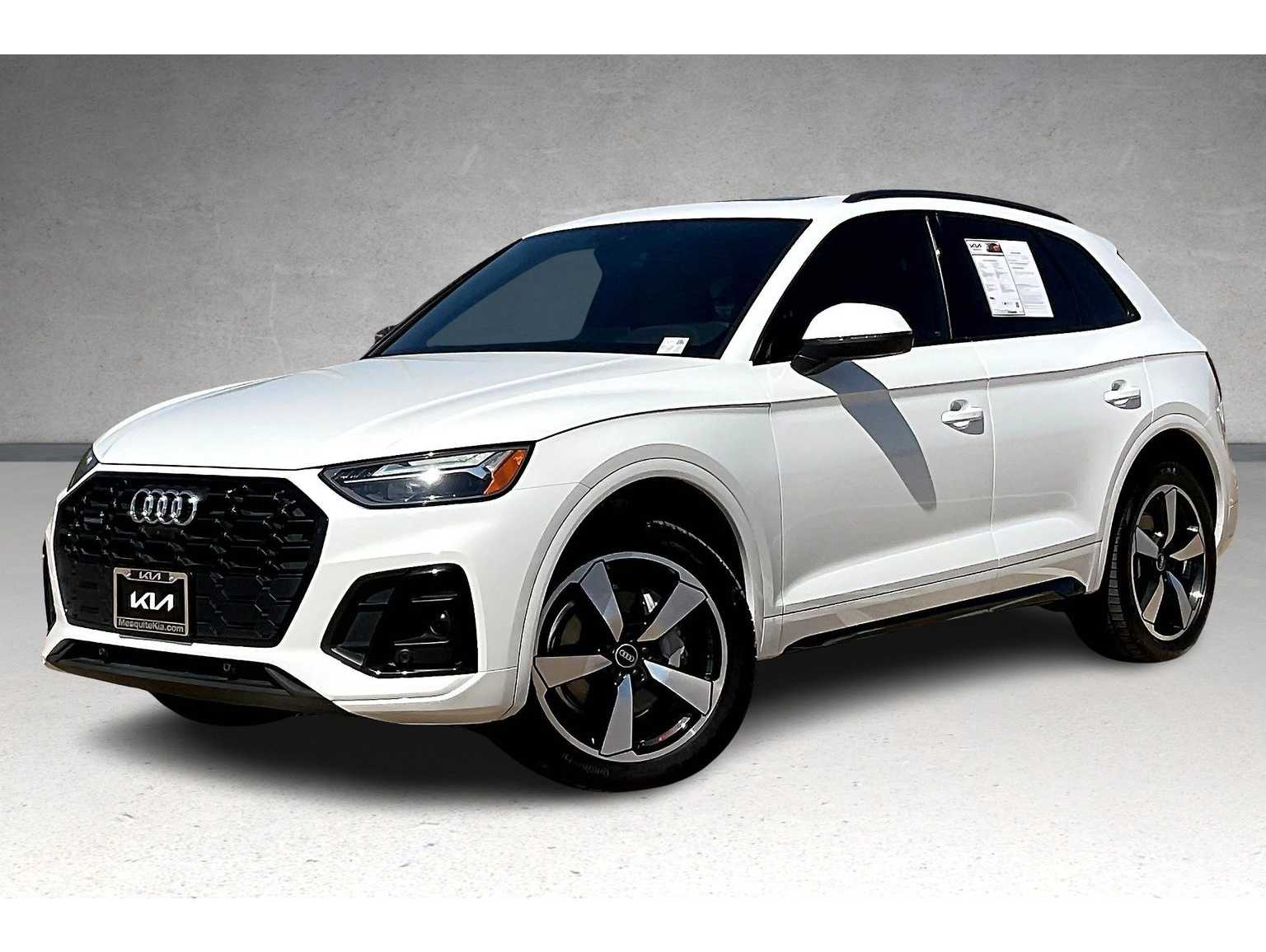 2022 Audi Q5 Premium Plus's photo