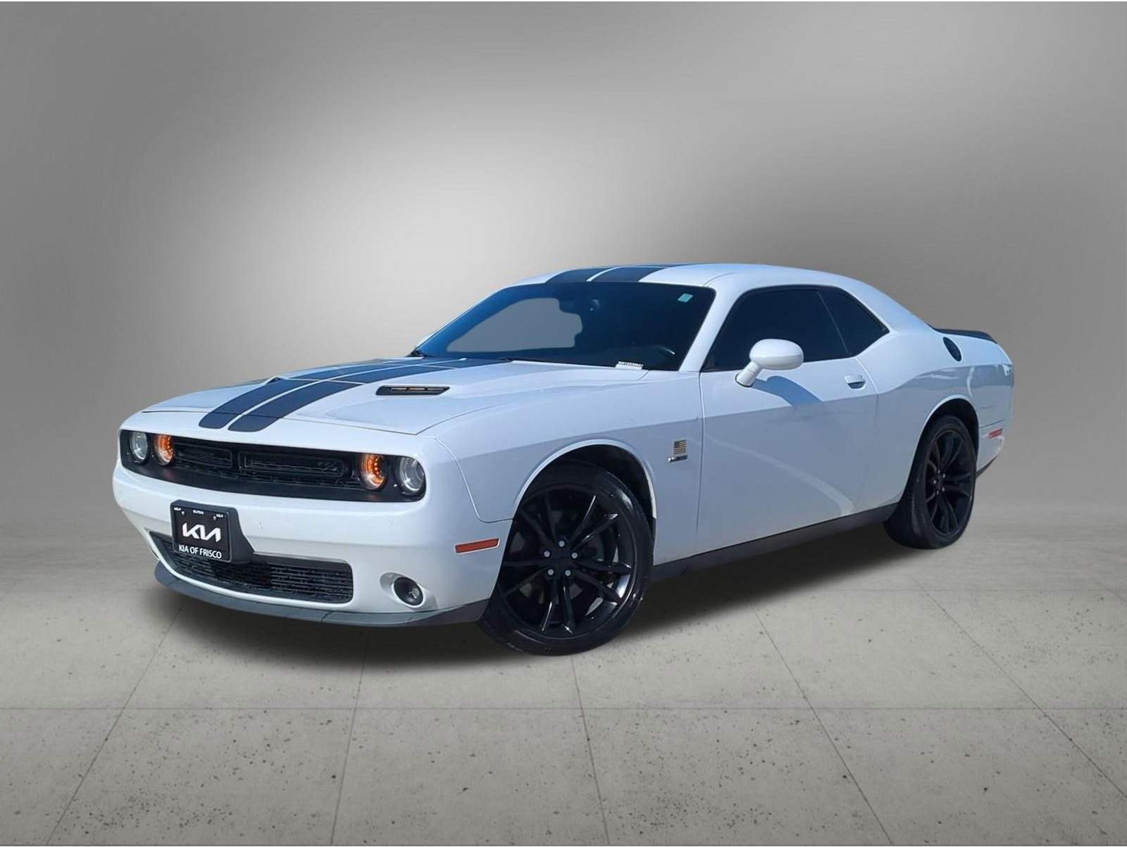 2016 Dodge Challenger R/T's photo