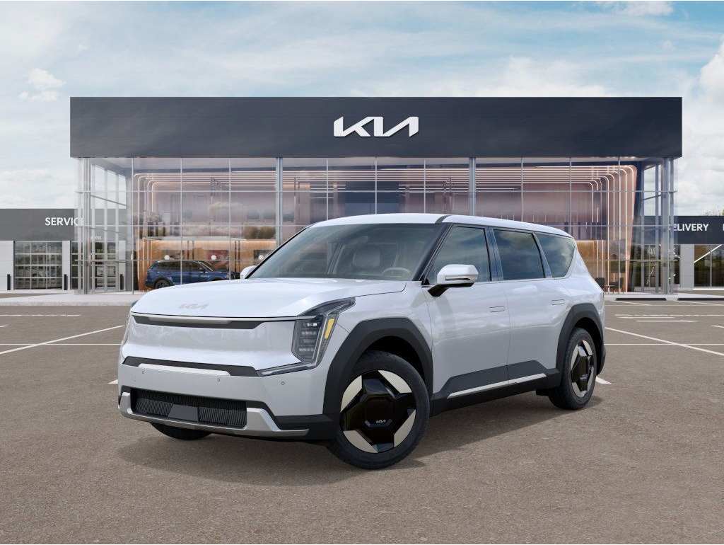 2026 Kia EV9 Light's photo