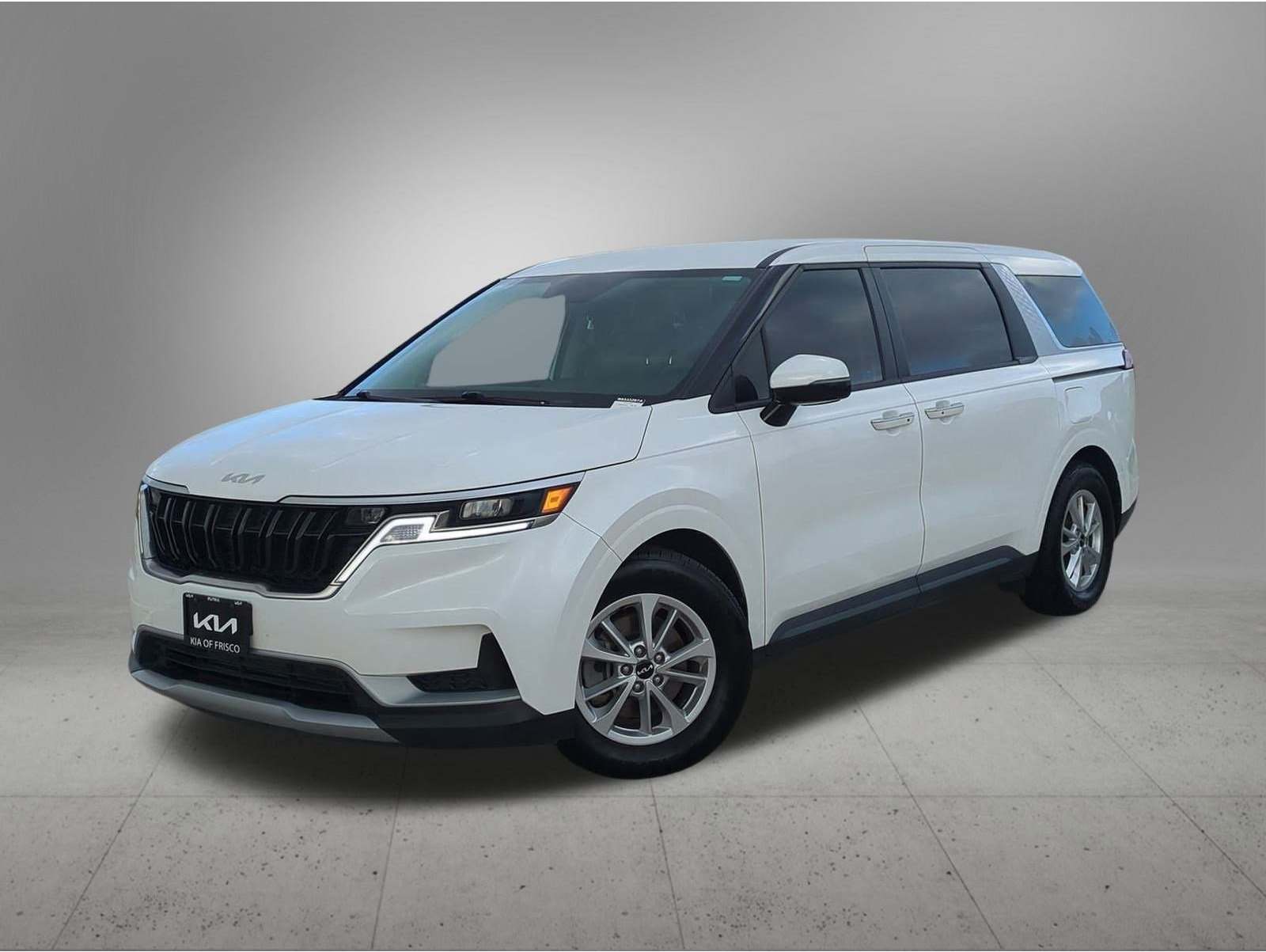 2024 Kia Carnival LX's photo