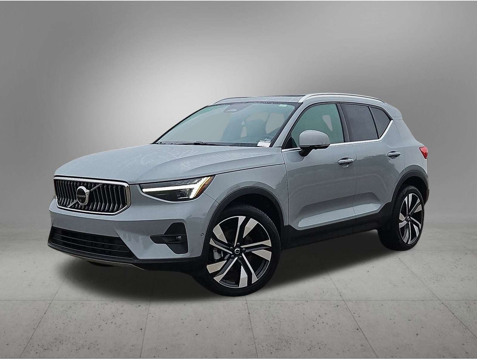 2024 Volvo XC40 Ultimate's photo