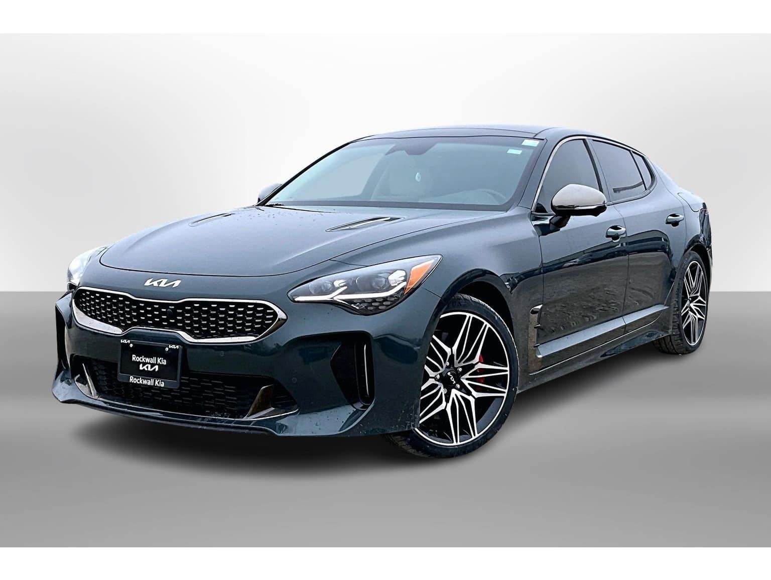 2022 Kia Stinger GT2's photo