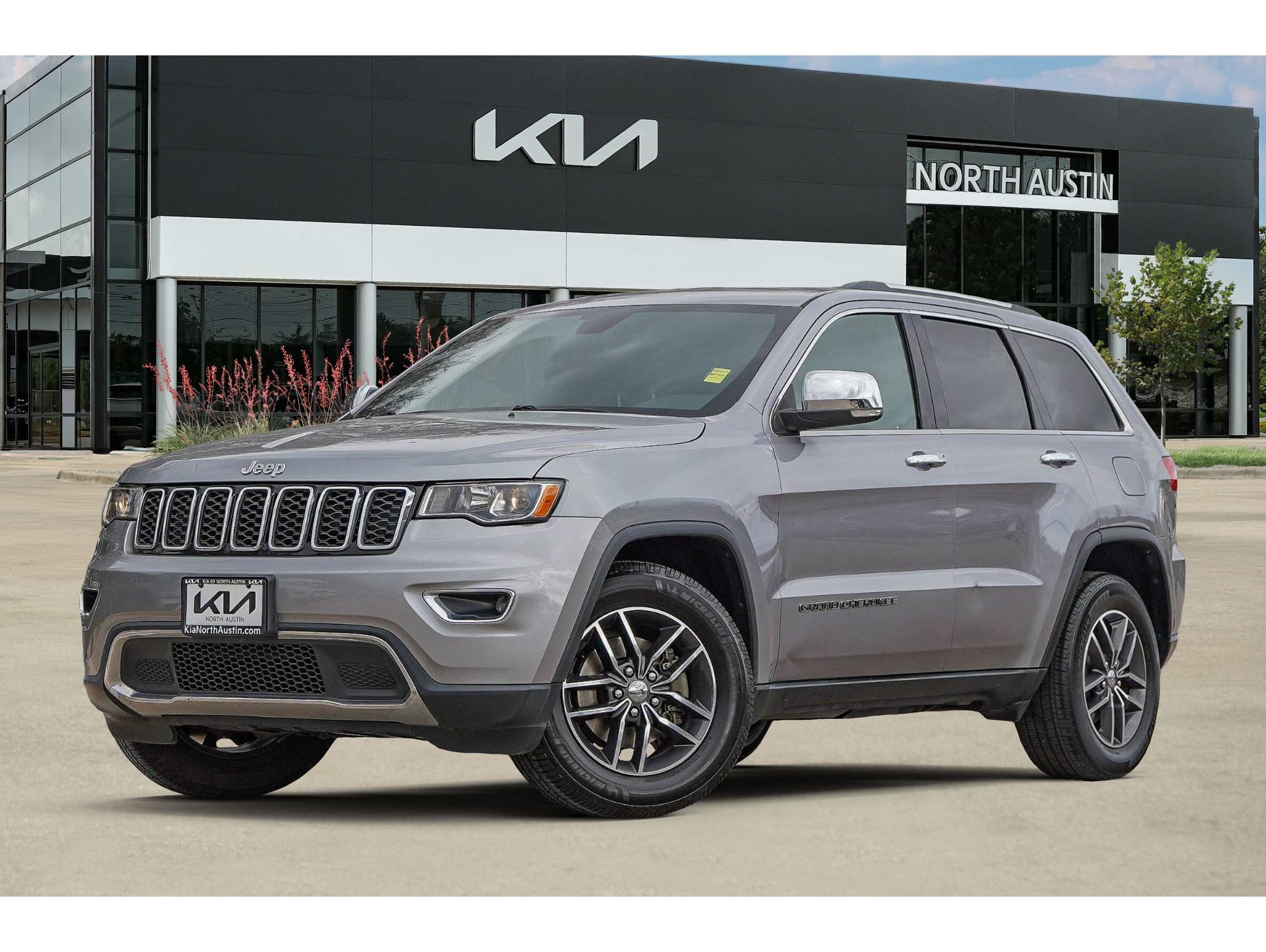 2018 Jeep Grand Cherokee Limited's photo