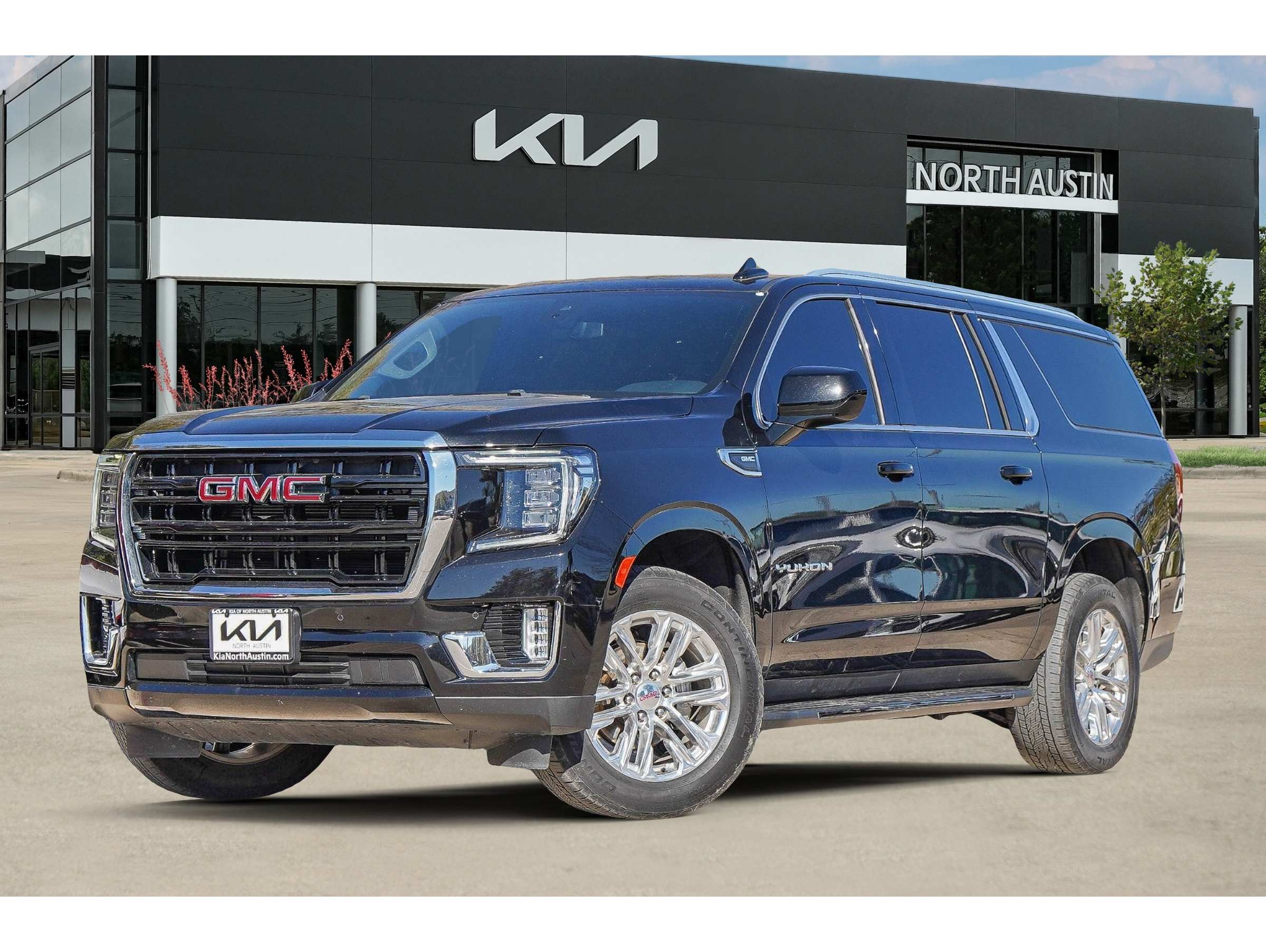 2022 GMC Yukon XL SLE's photo