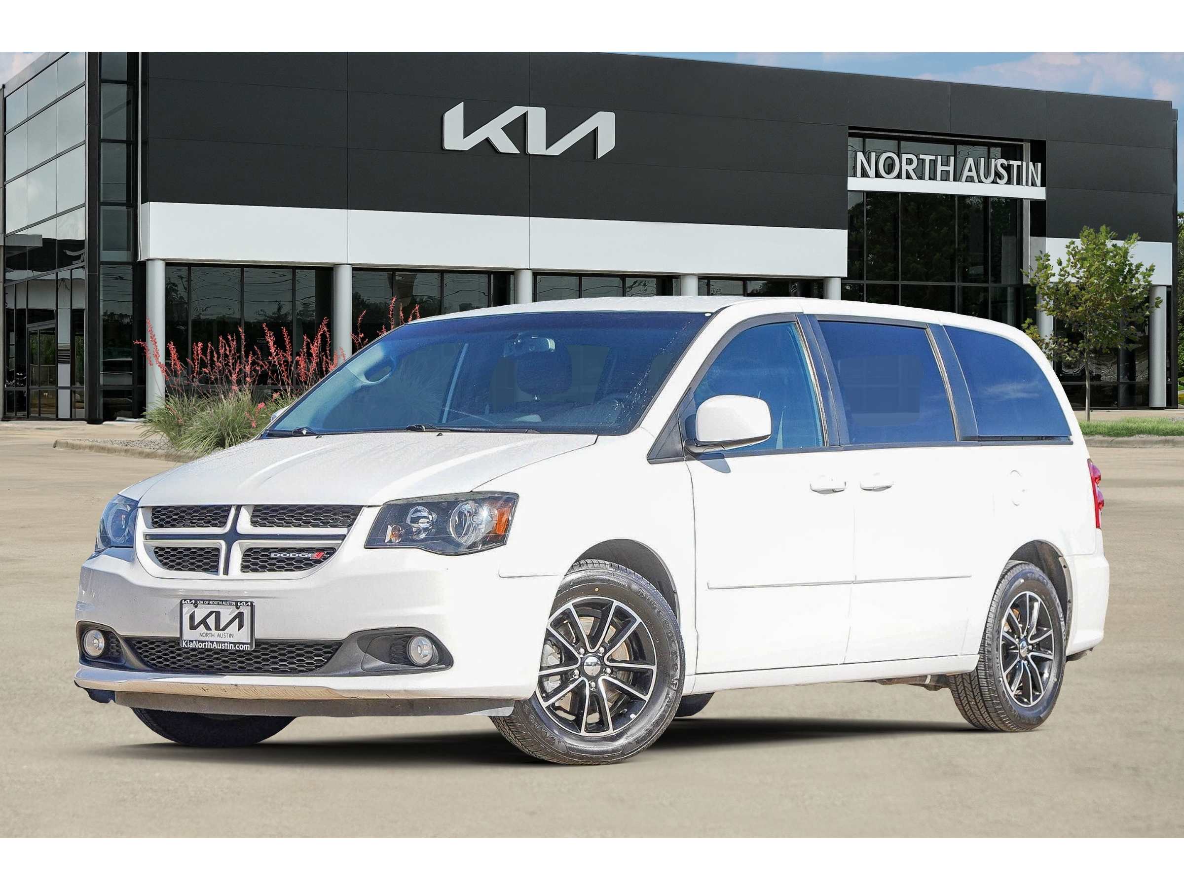 2017 Dodge Grand Caravan GT's photo