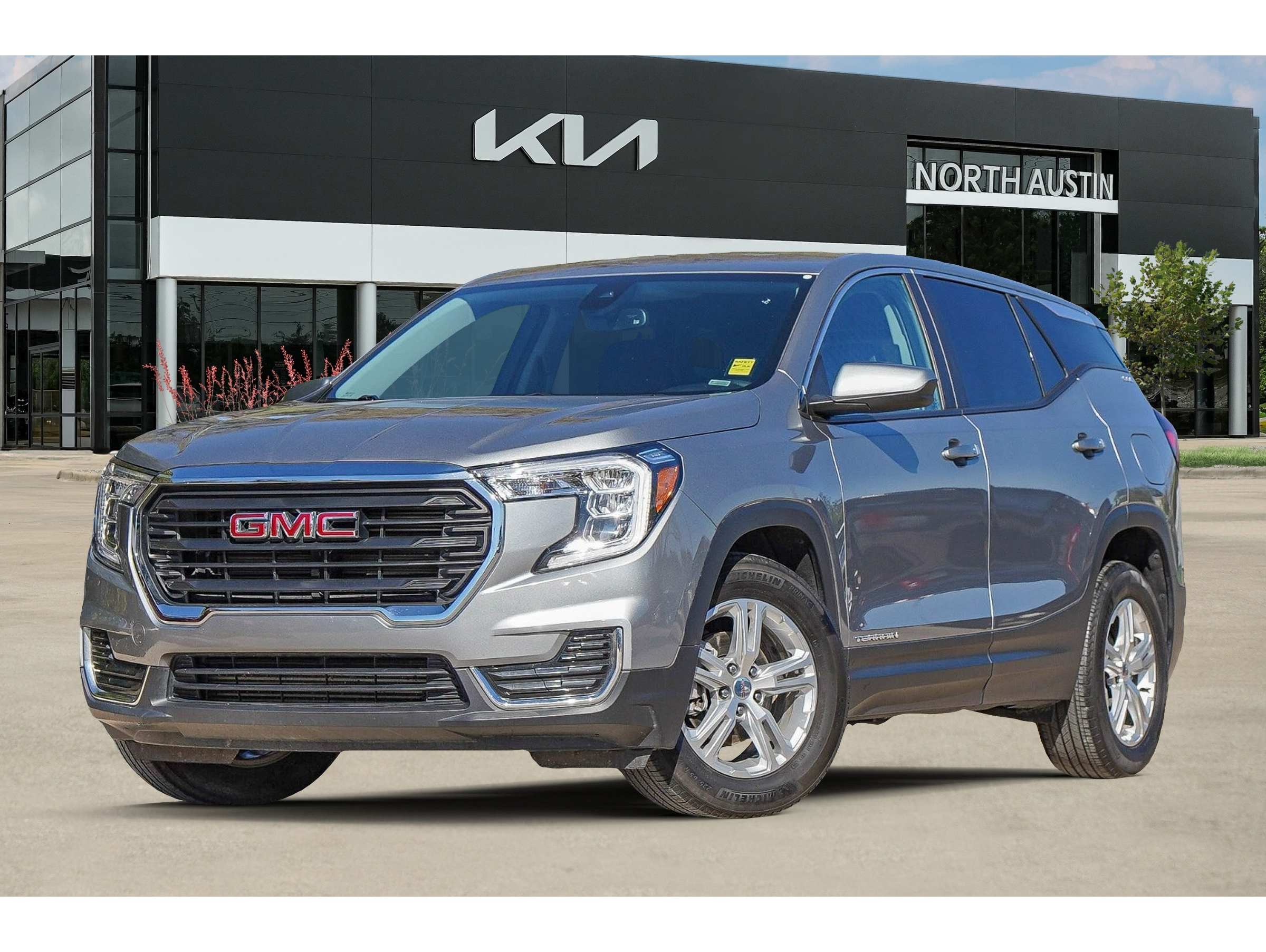 2024 GMC Terrain SLE's photo
