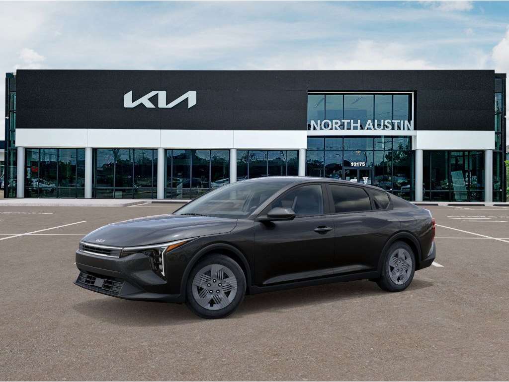 2025 Kia K4 LX's photo