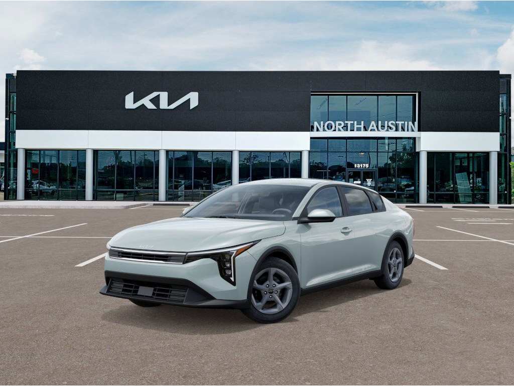 2025 Kia K4 LXS's photo