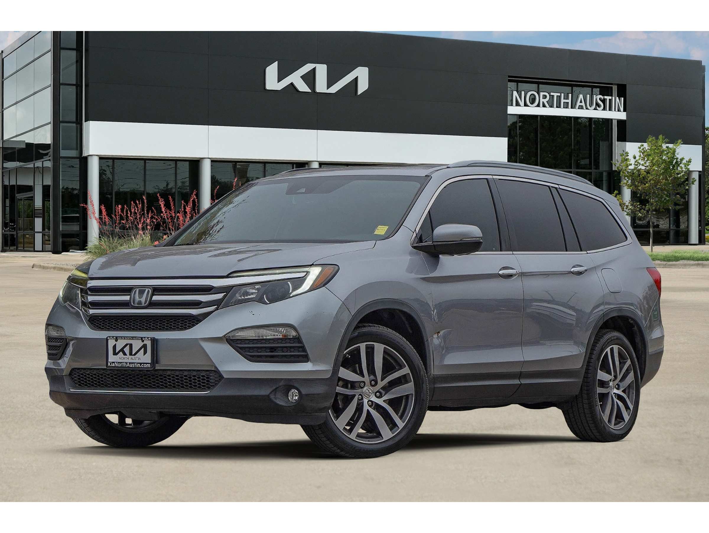 2018 Honda Pilot Touring's photo