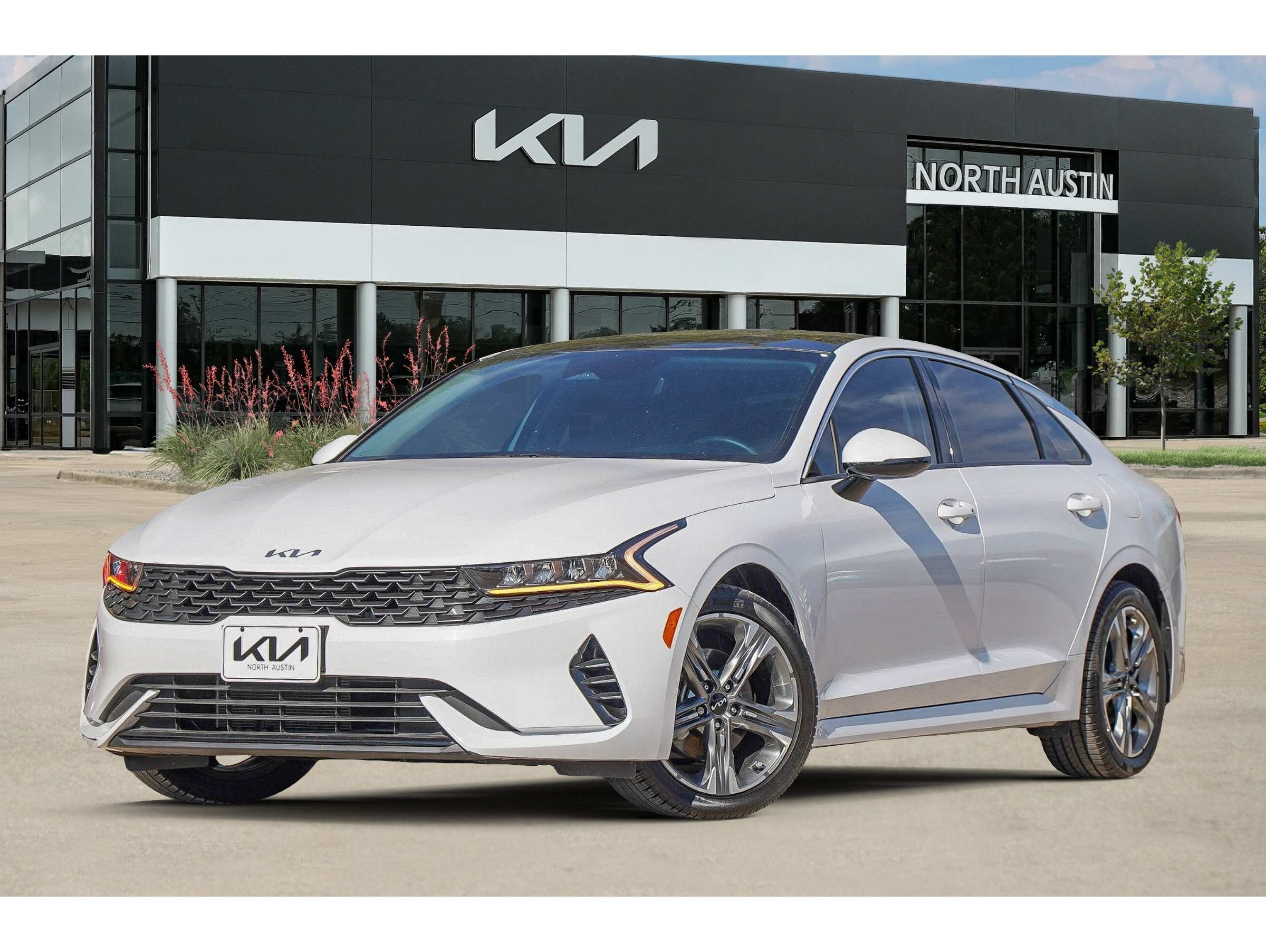 2024 Kia K5 EX's photo