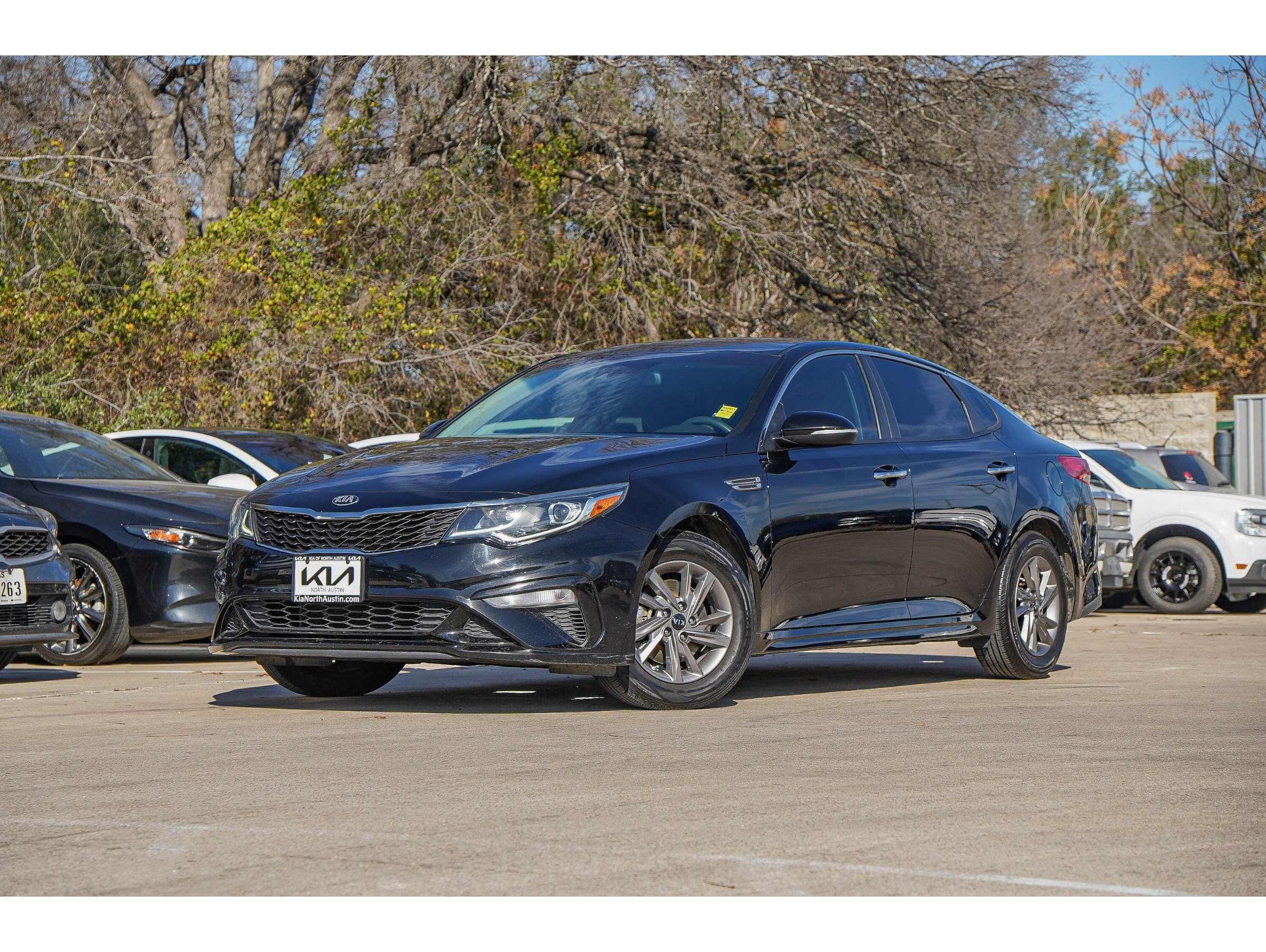 2020 Kia Optima LX's photo