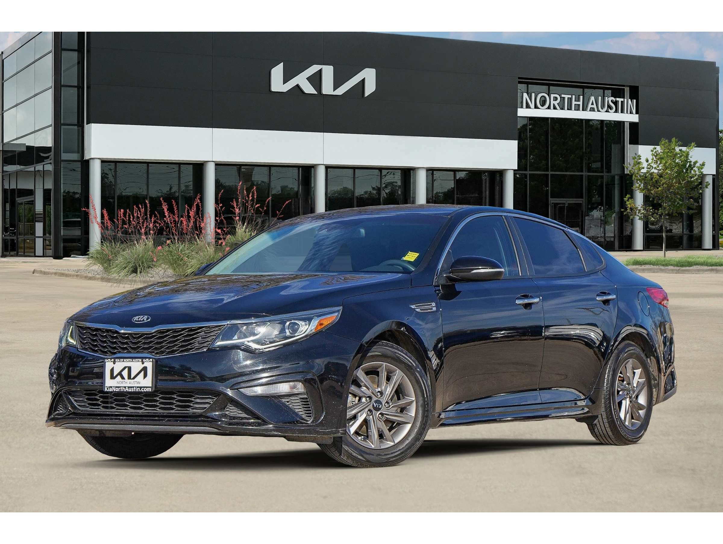 2020 Kia Optima LX's photo