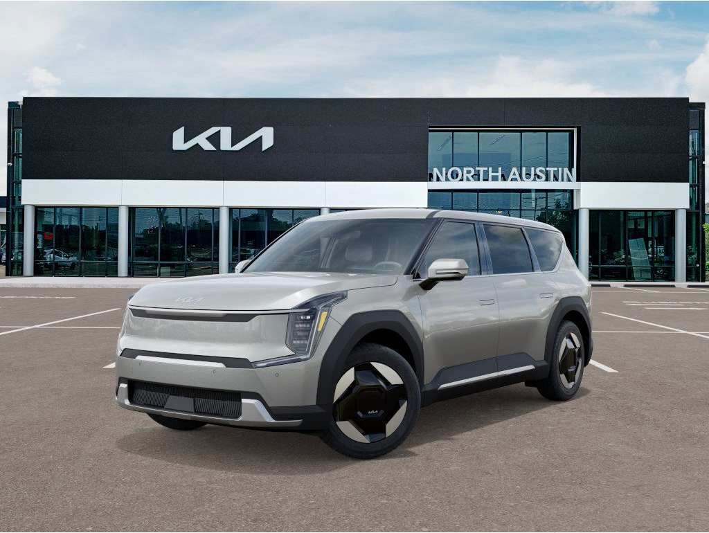 2026 Kia EV9 Light's photo