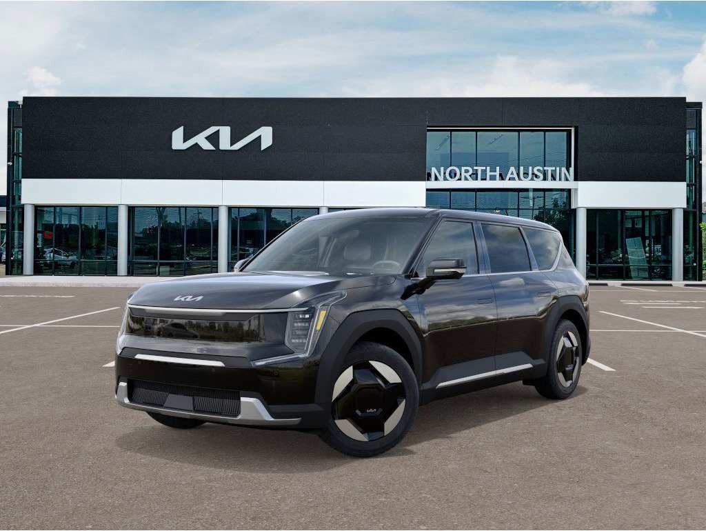 2026 Kia EV9 Light's photo