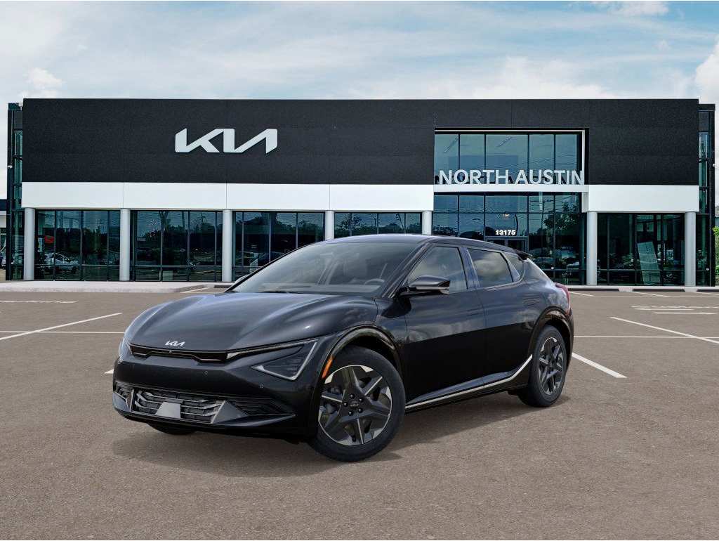 2025 Kia EV6 Light's photo