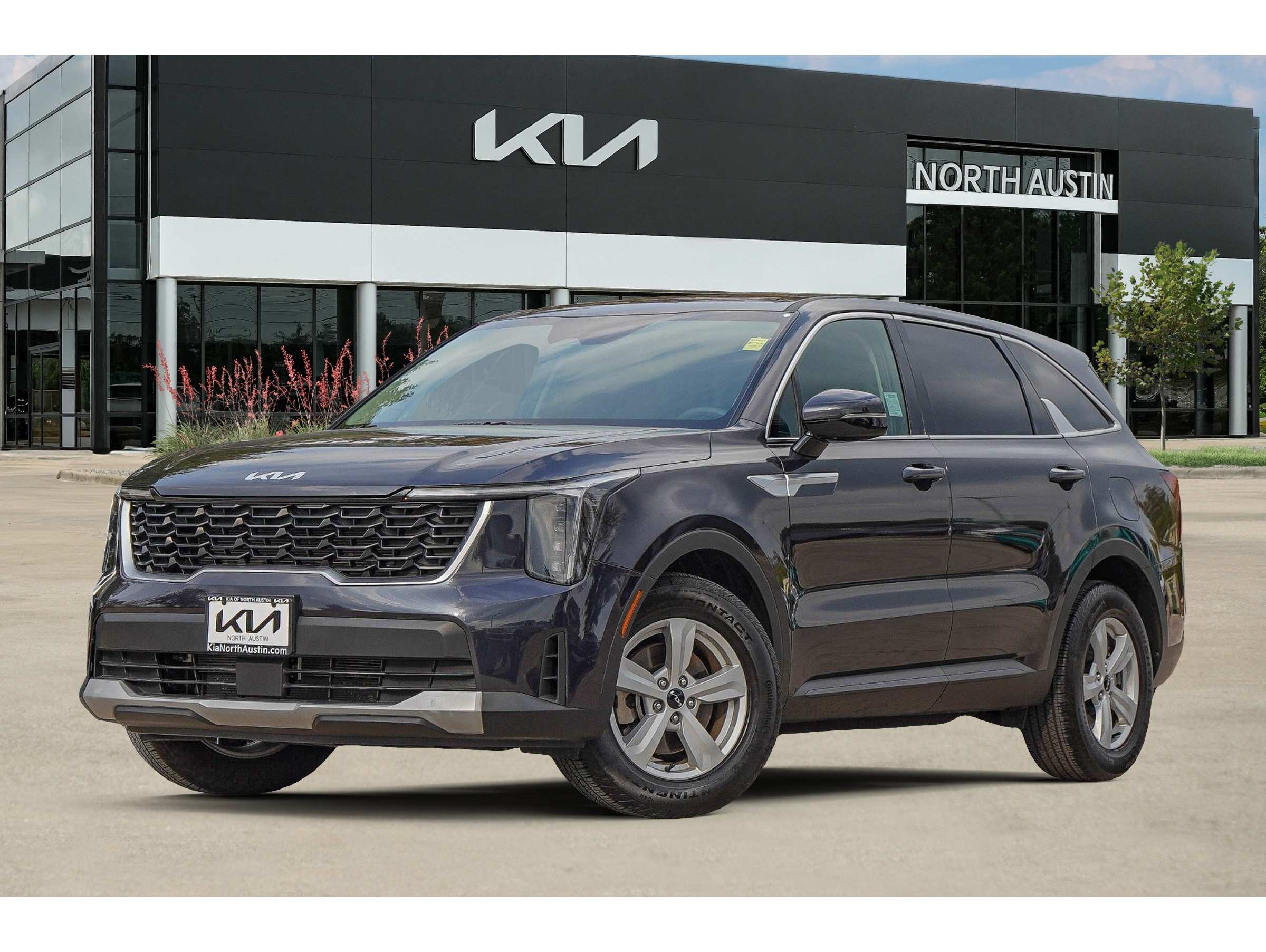 2025 Kia Sorento LX's photo