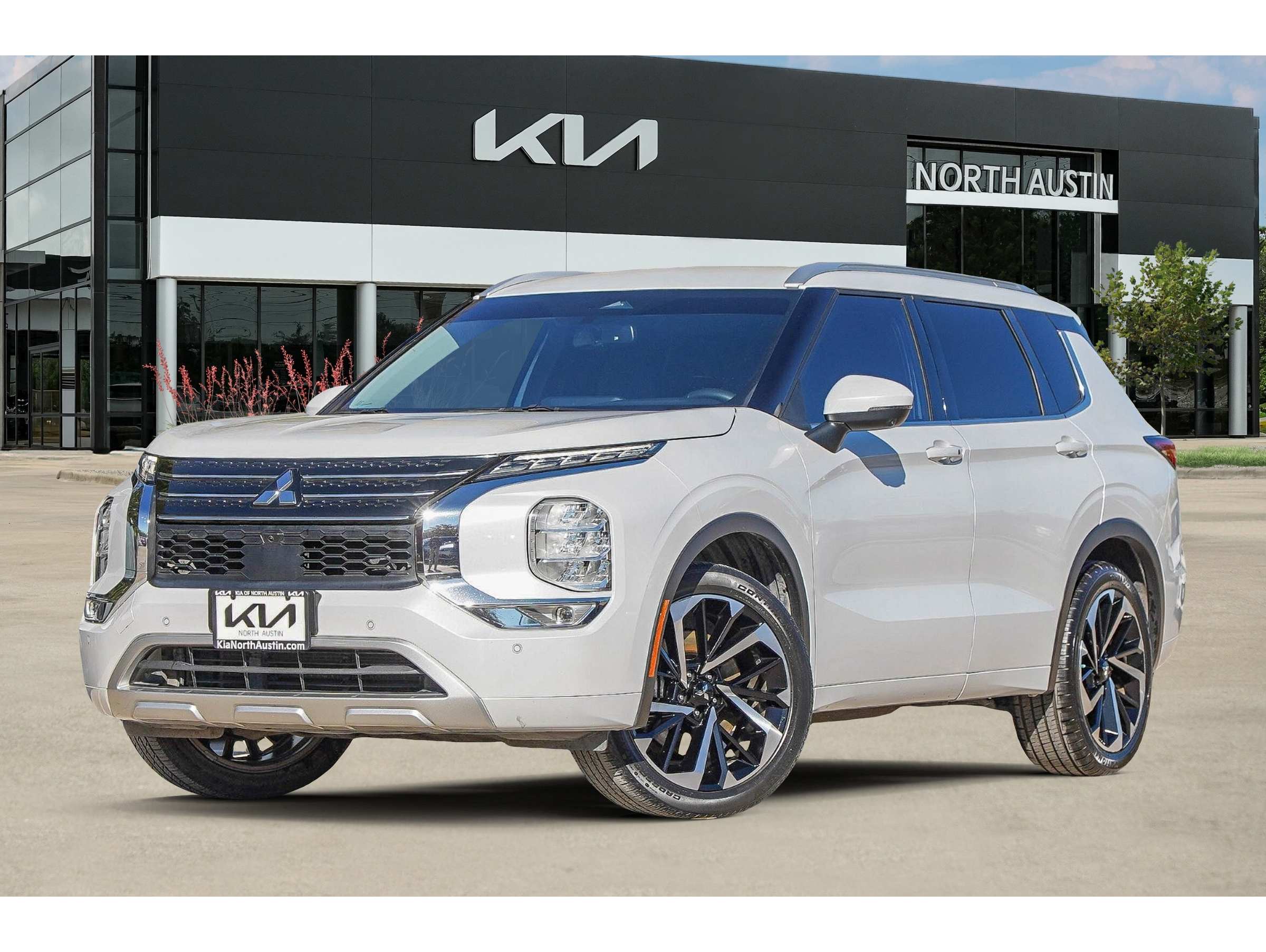 2022 Mitsubishi Outlander SEL Special Edition's photo