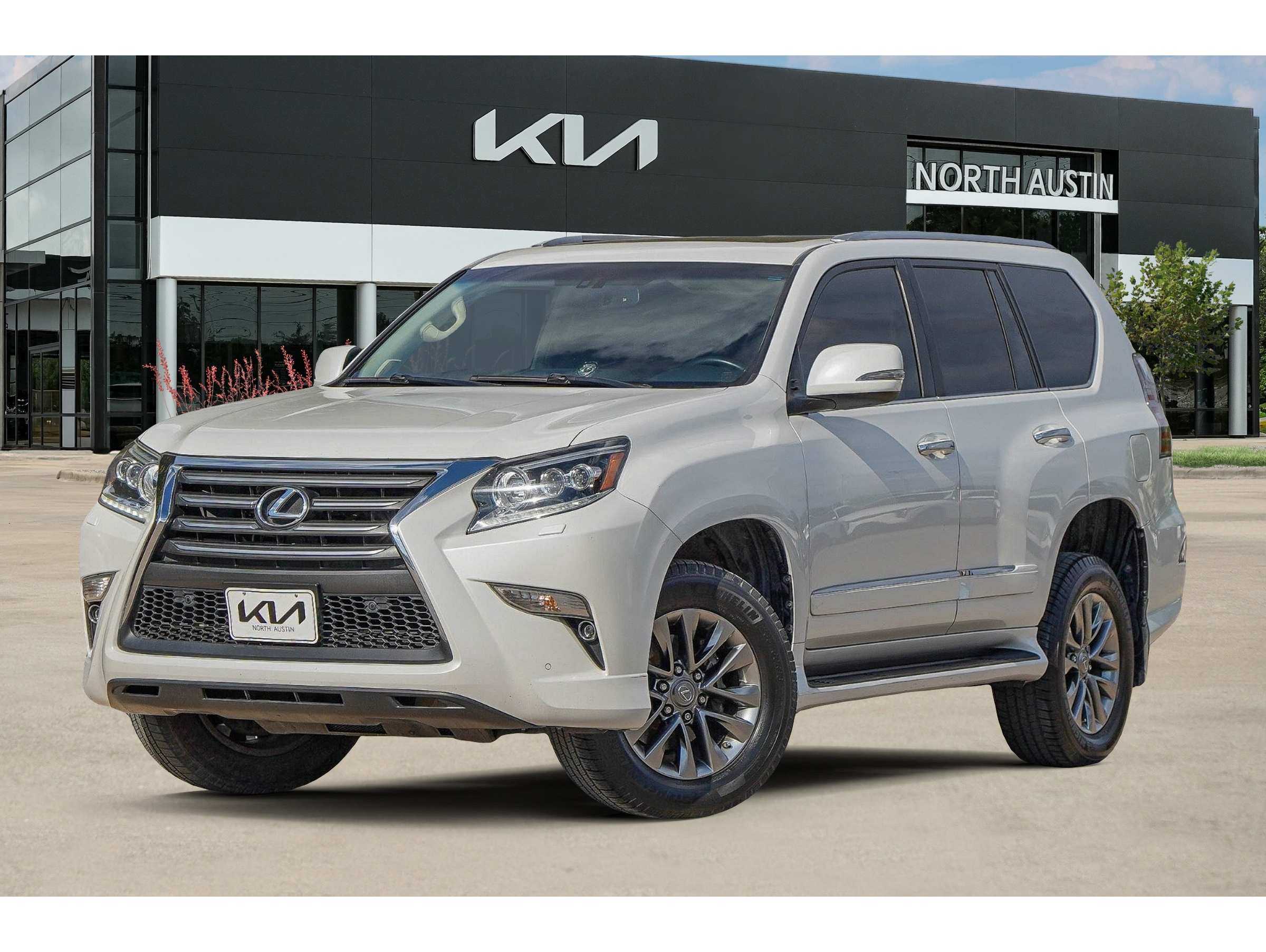 2015 Lexus GX Luxury's photo