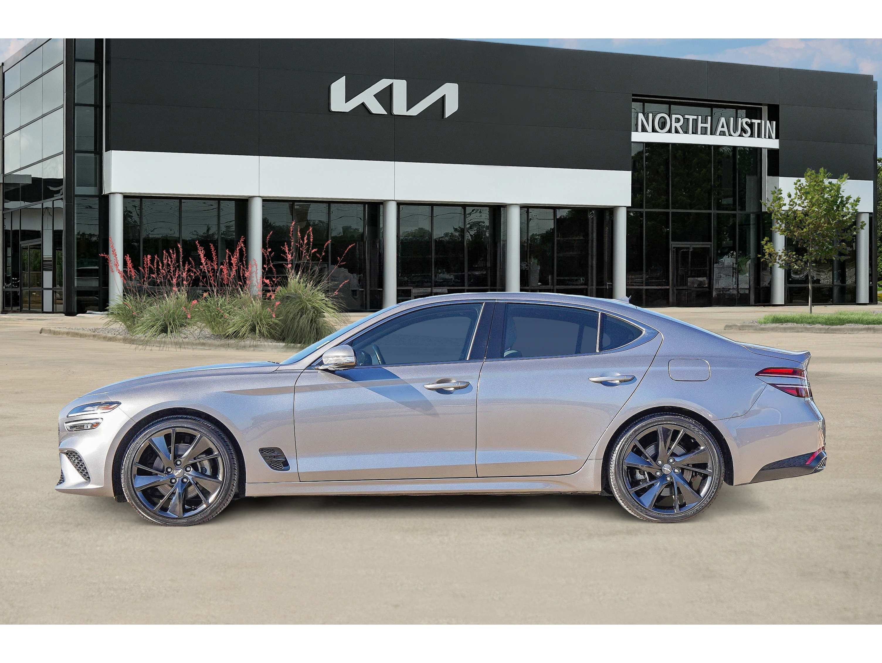 2023 GENESIS G70 Standard's photo