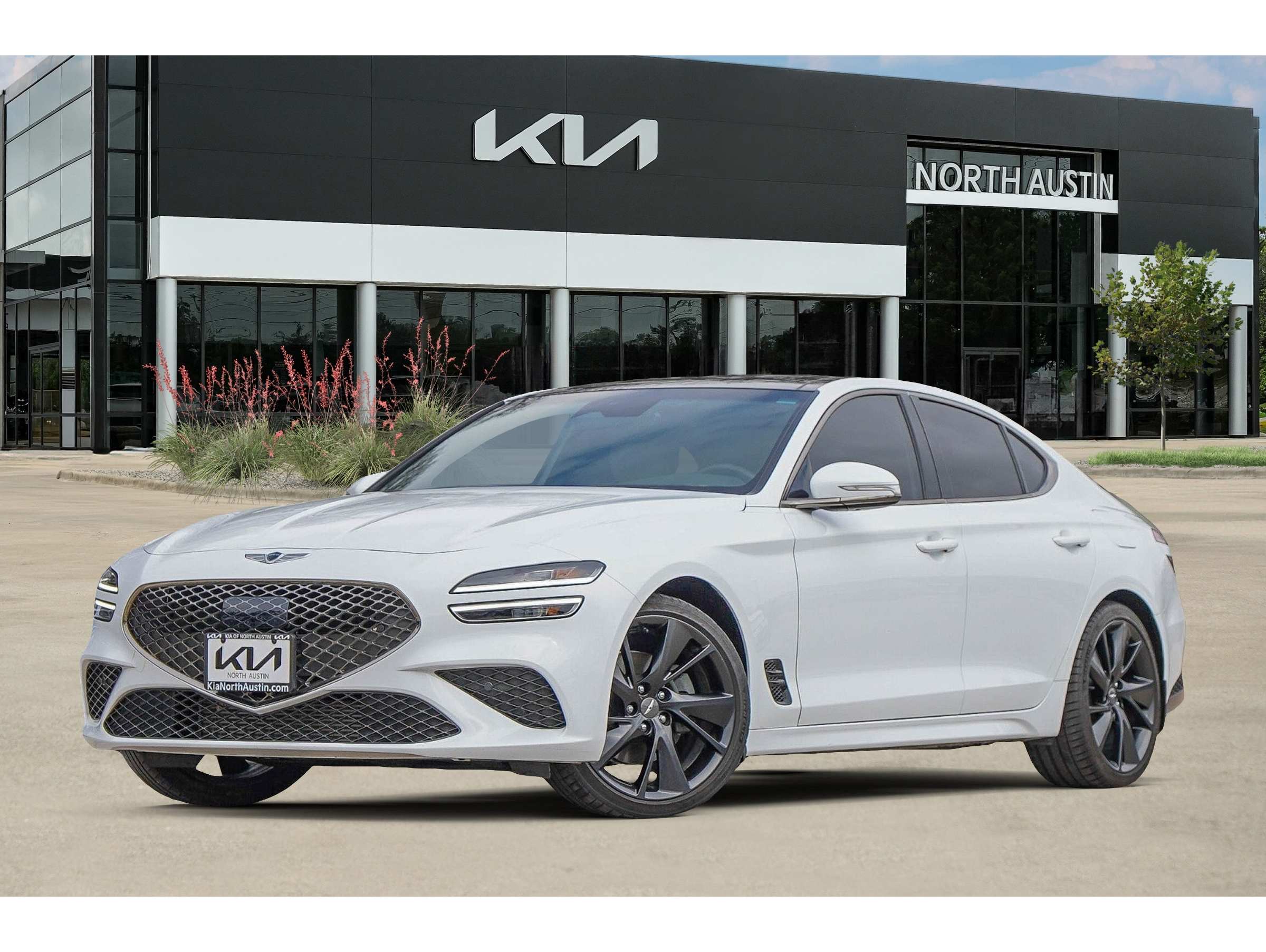 2023 GENESIS G70 Standard's photo