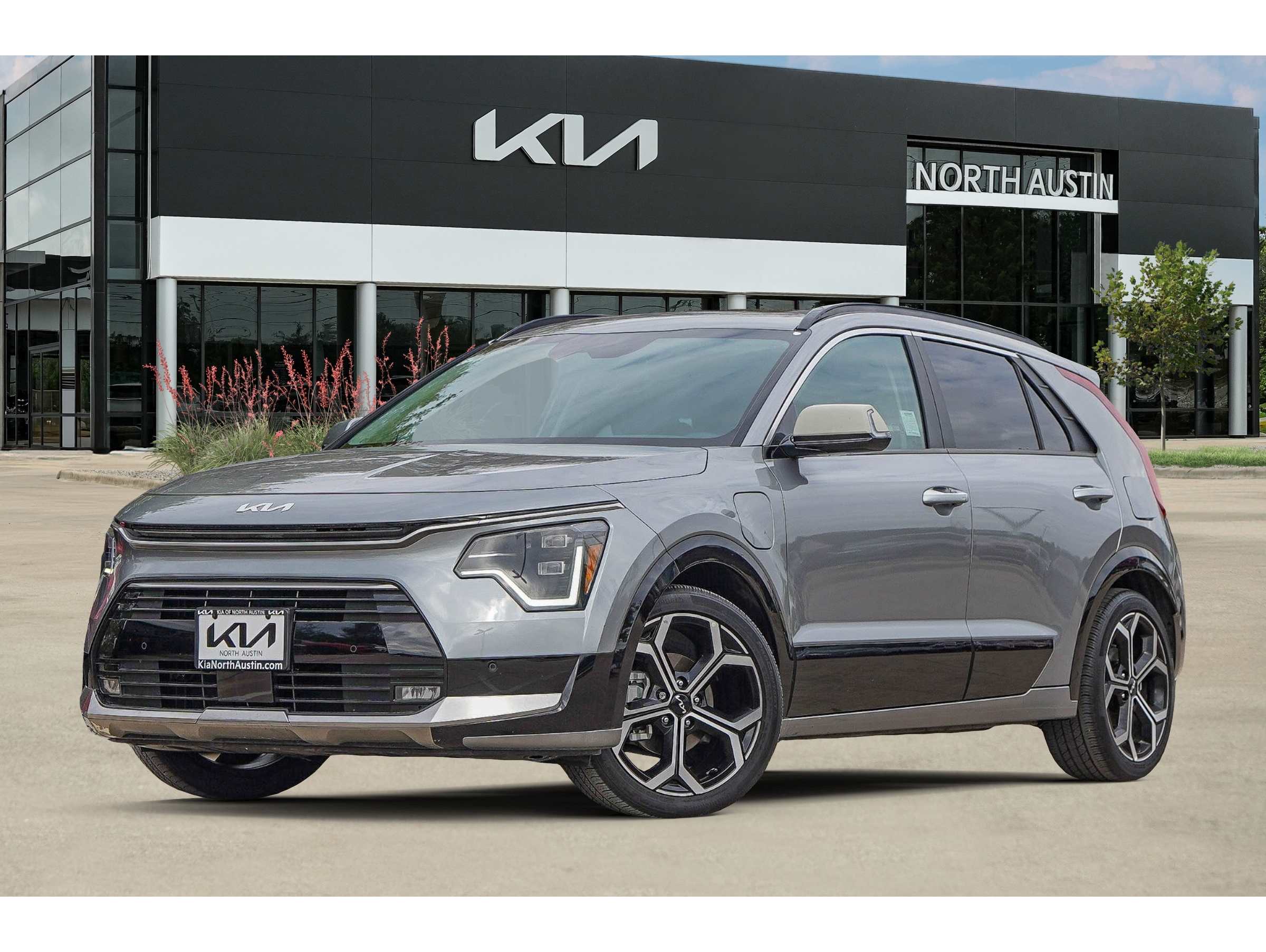 2024 Kia Niro SX Touring's photo