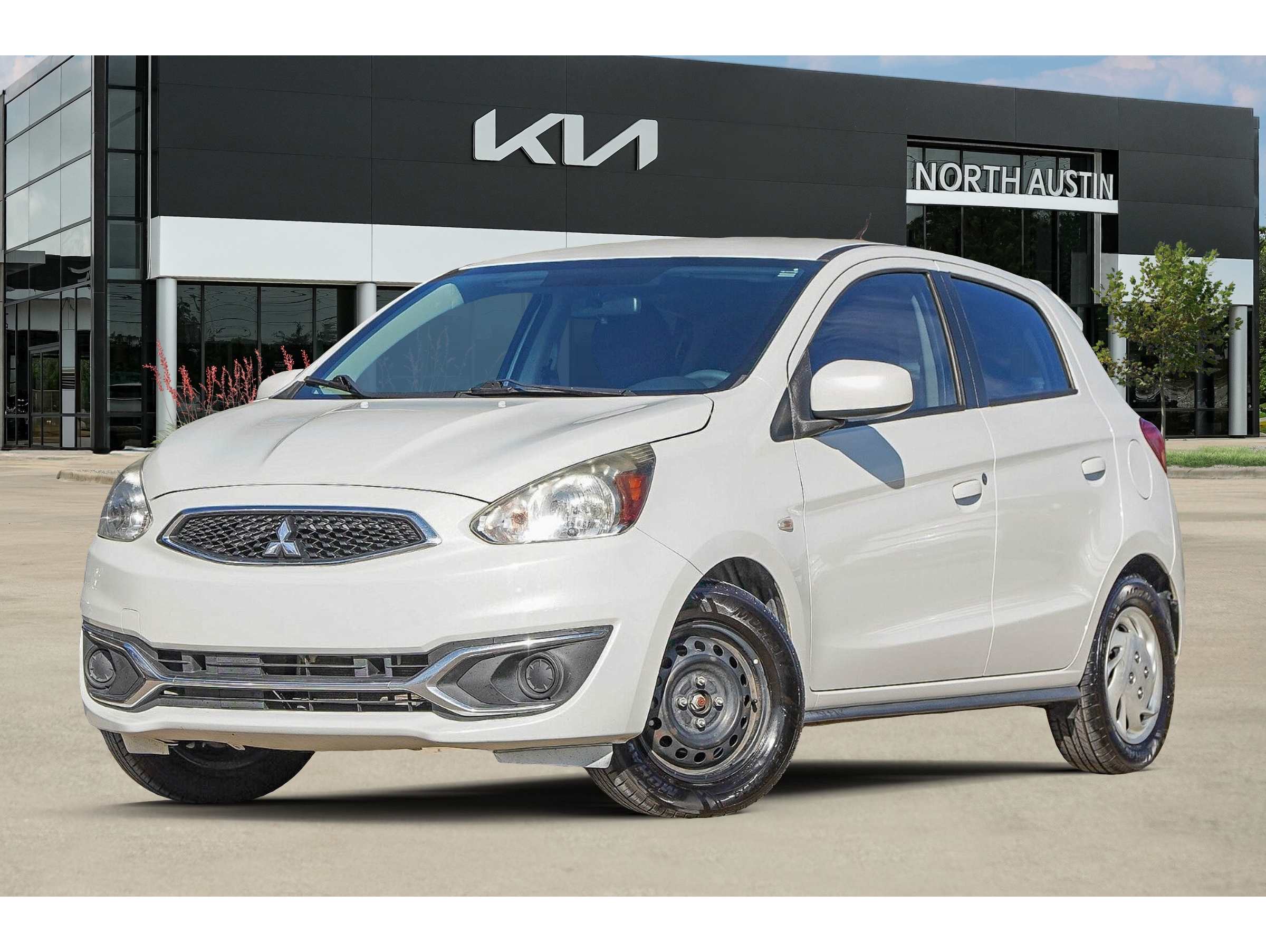 2018 Mitsubishi Mirage ES's photo