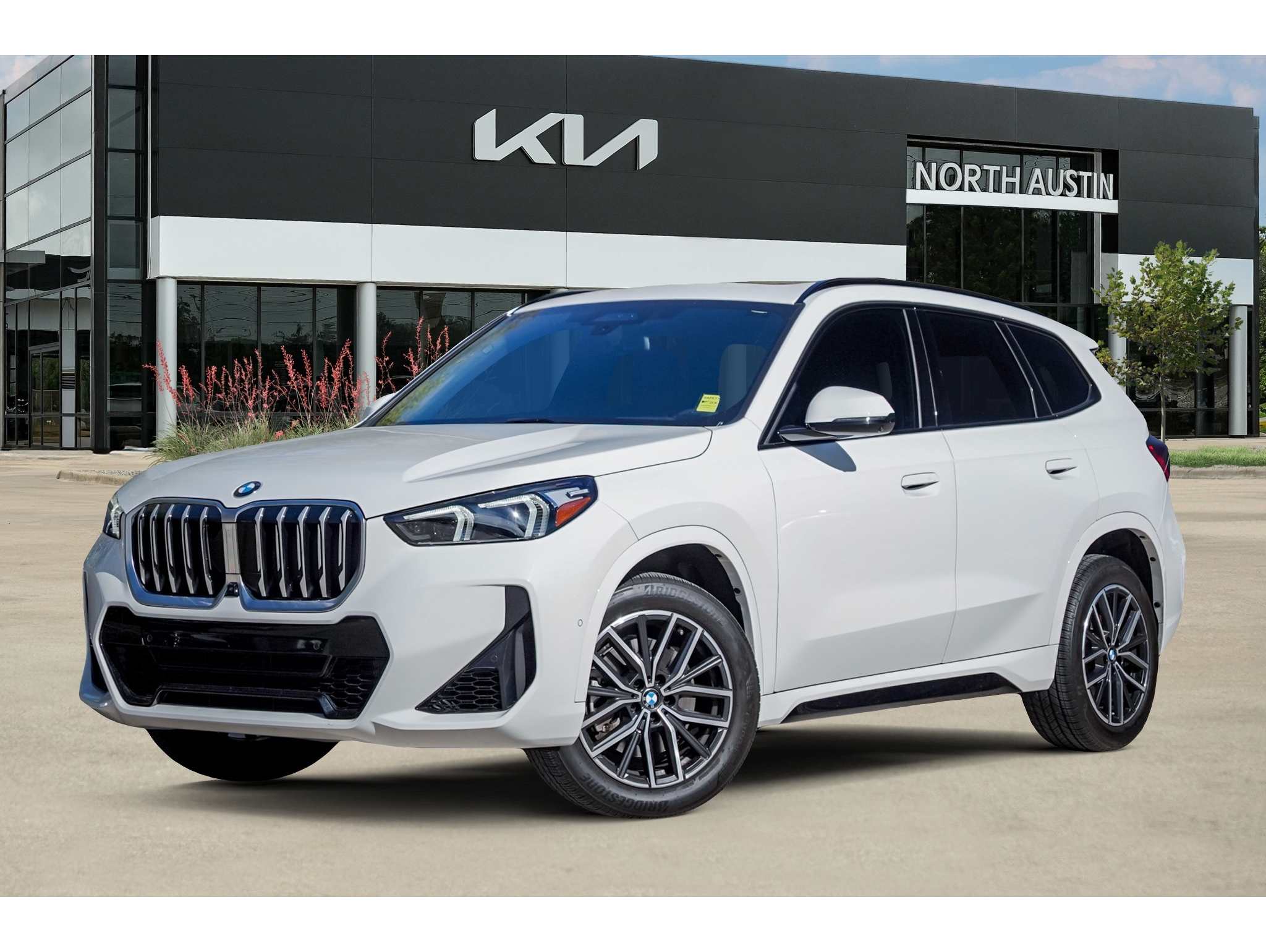 2024 BMW X1 28i's photo