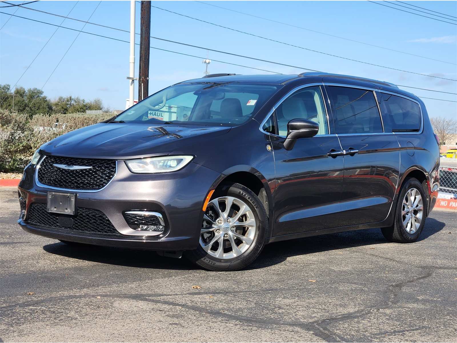 2021 Chrysler Pacifica Touring L's photo