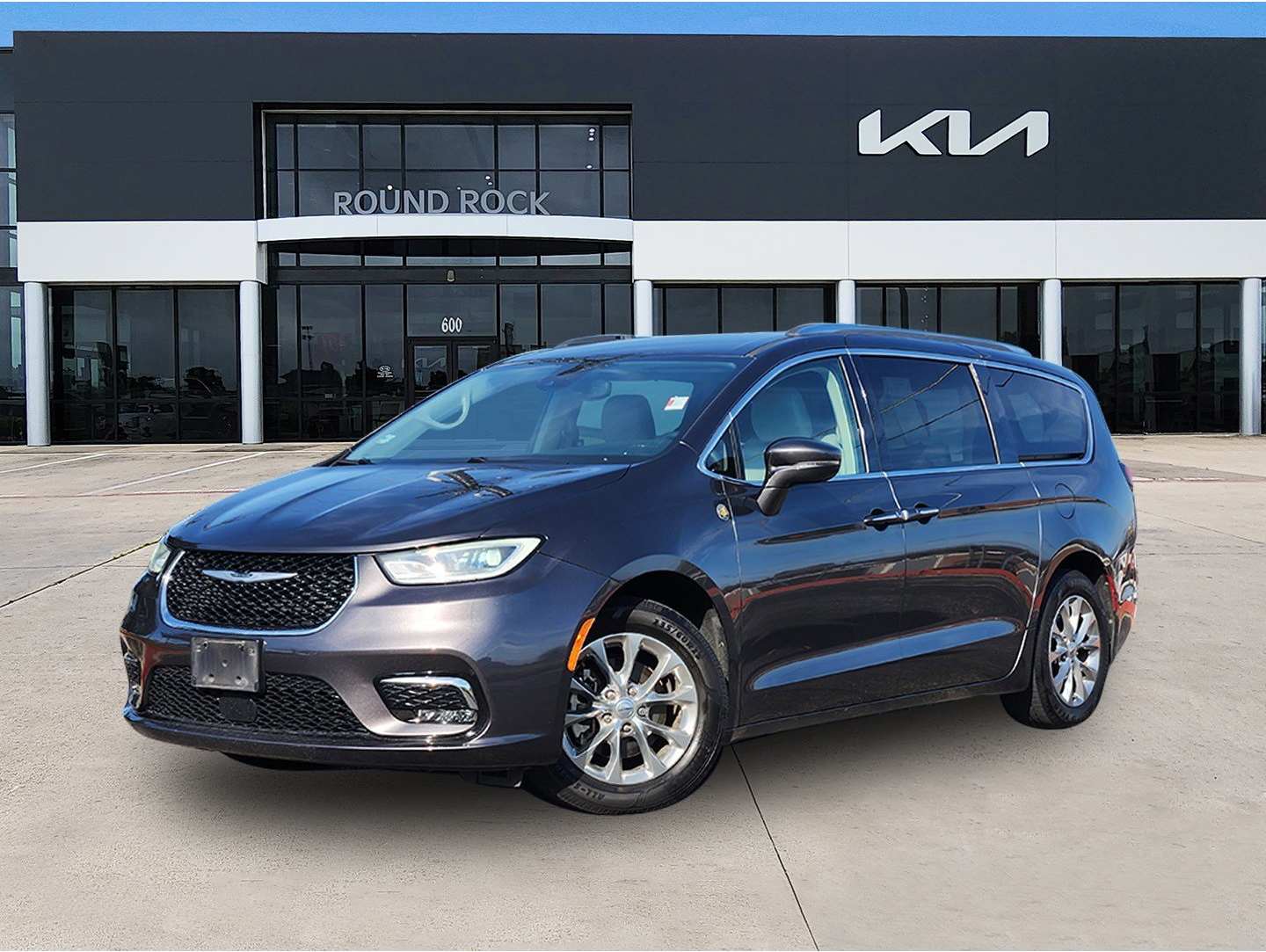2021 Chrysler Pacifica Touring L's photo