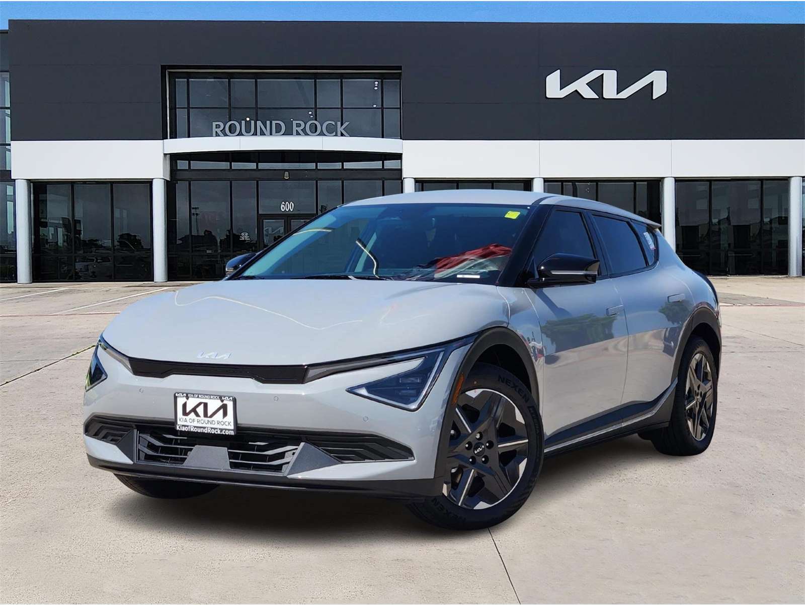 2025 Kia EV6 Light L/R's photo