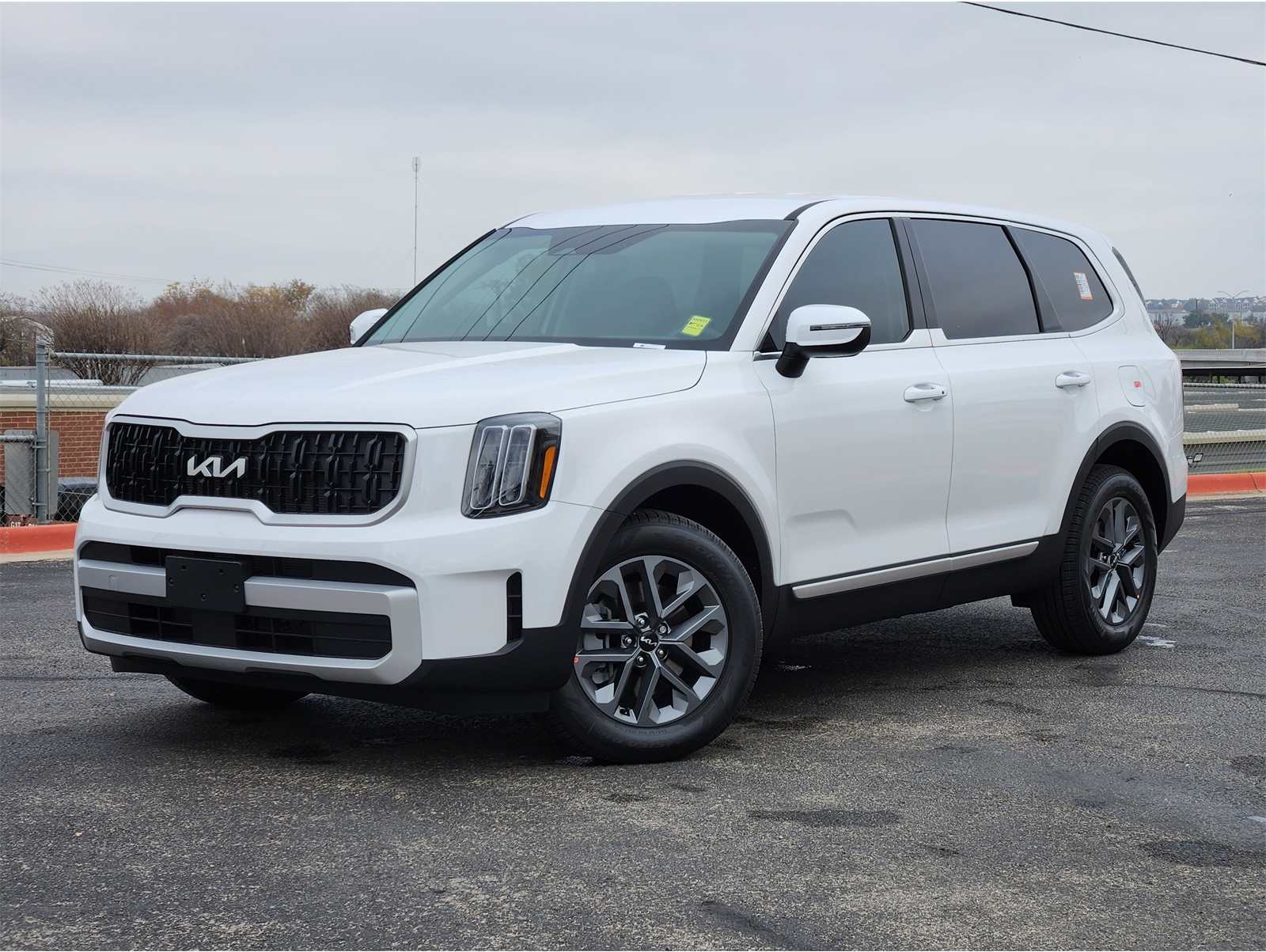 2025 Kia Telluride LX's photo