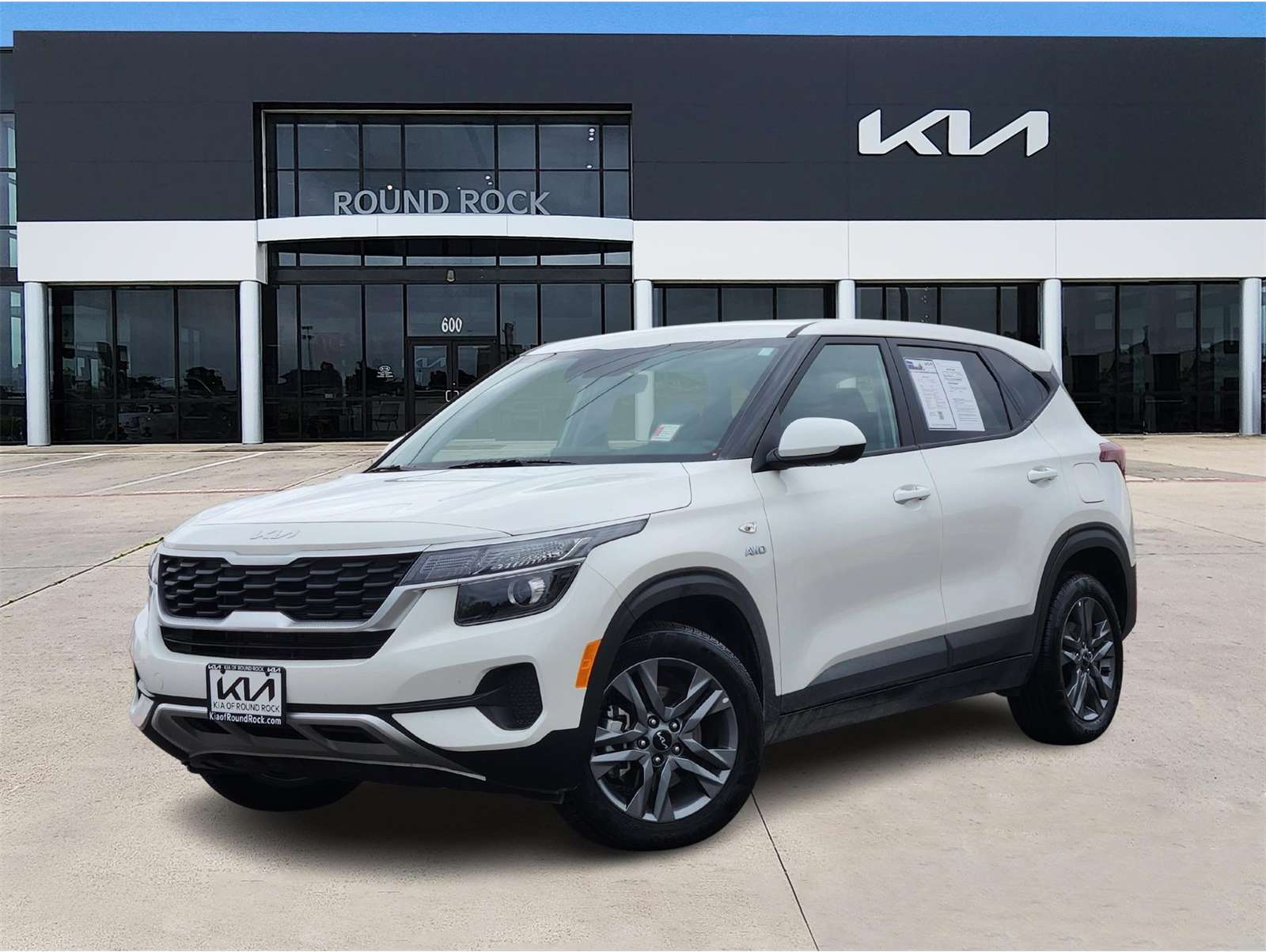 2023 Kia Seltos LX's photo