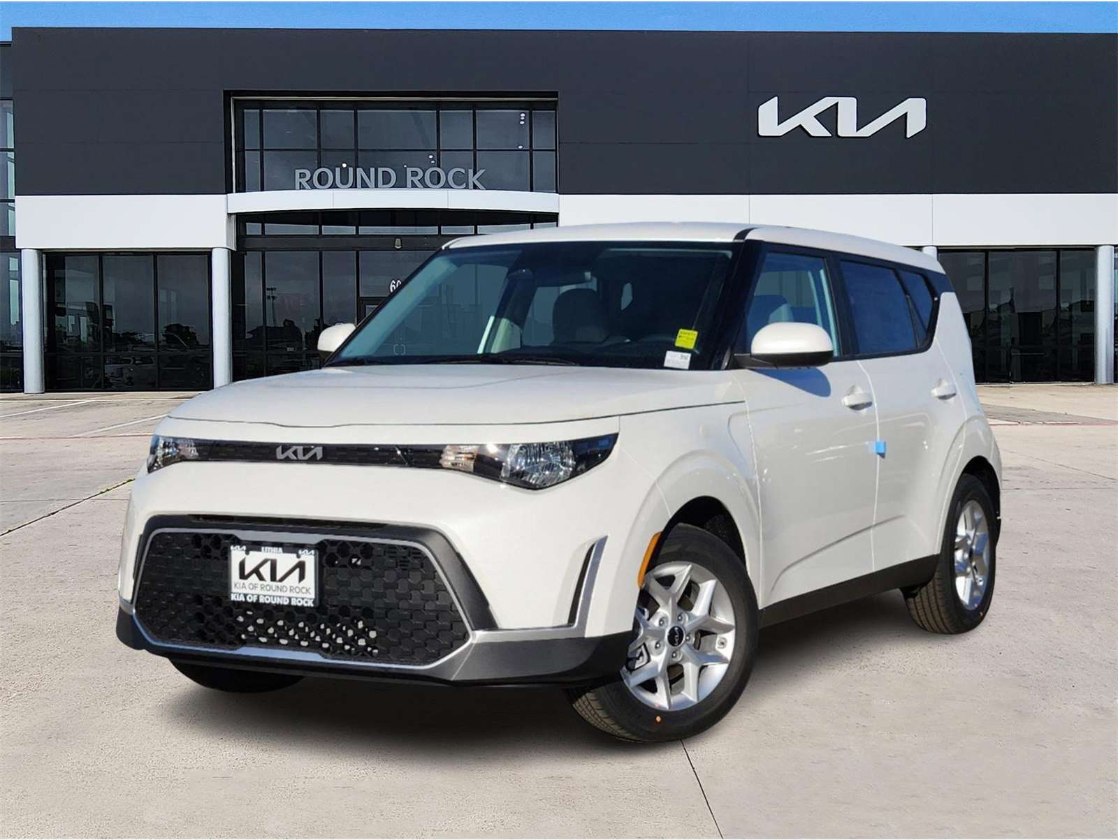 2025 Kia Soul LX's photo